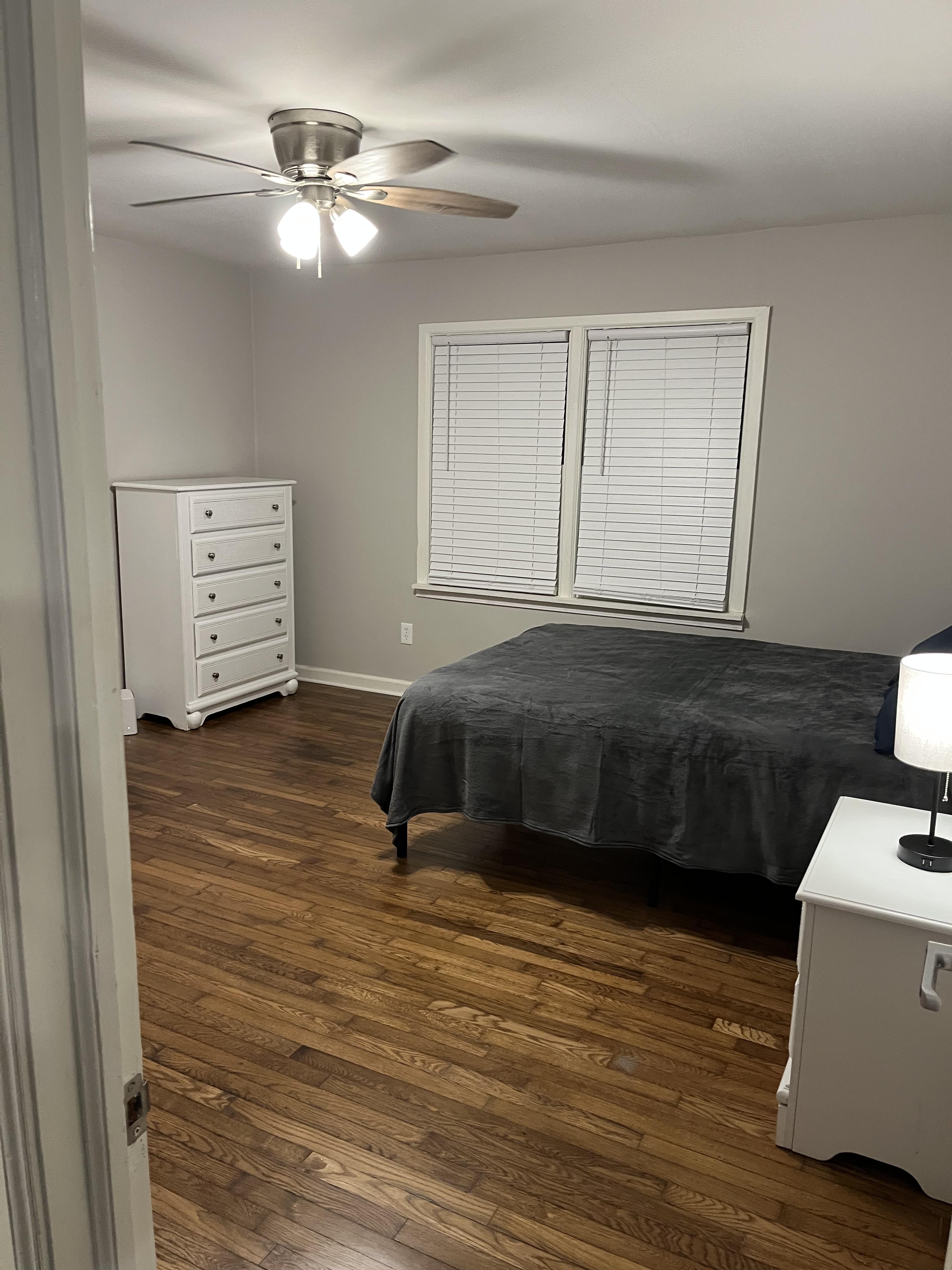 Room for Rent - Comfortable & homey Mableton House with Patio or porch