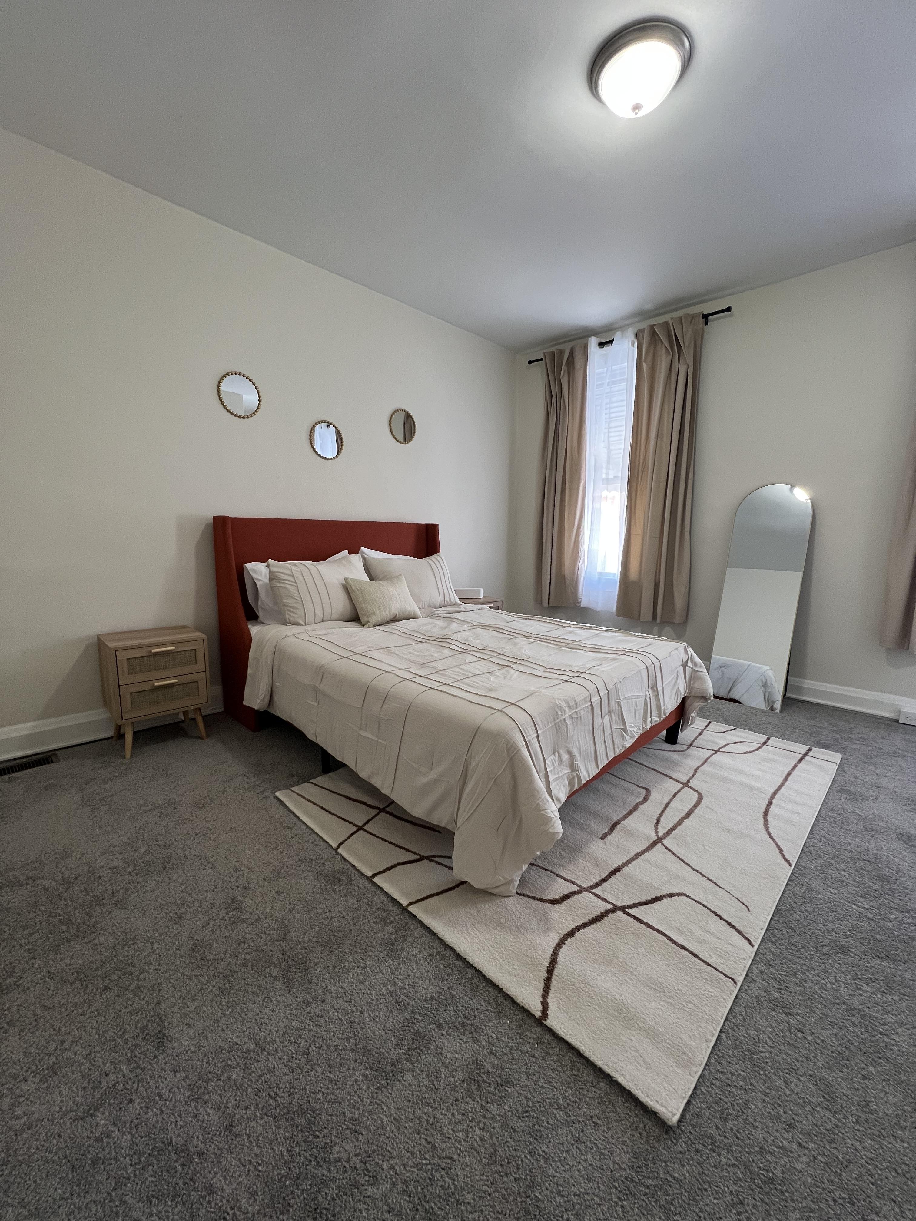 Room for Rent - Baltimore Townhouse with Workspace. Newly-renovated & comfortable