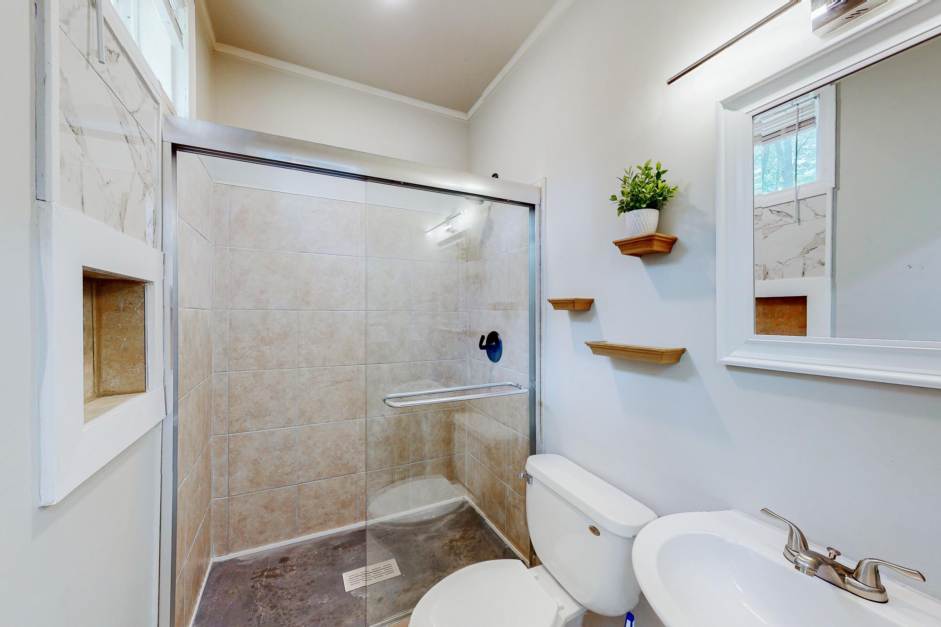 Furnished room for rent in Stone Mountain — Clover photo 10