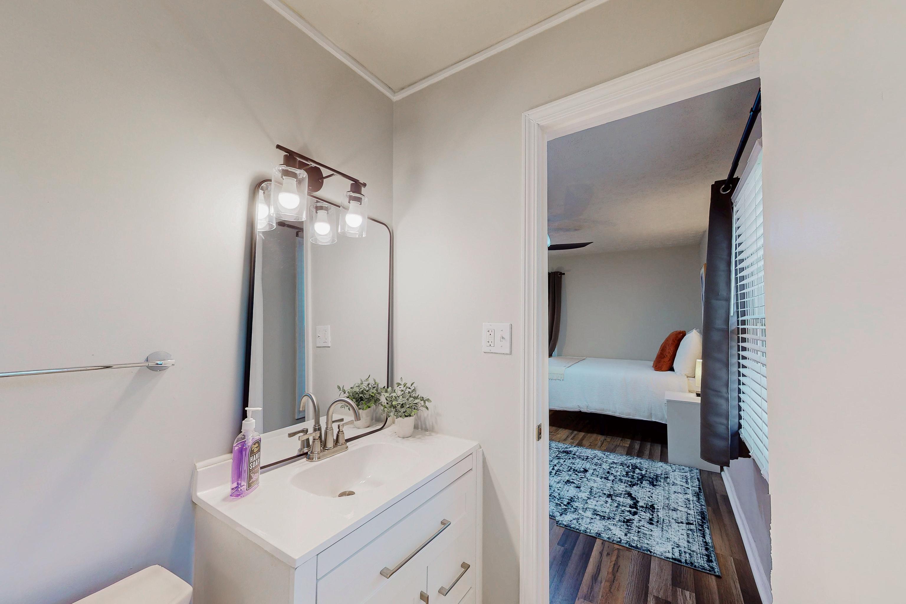 Furnished room for rent in Stone Mountain — Clover photo 9