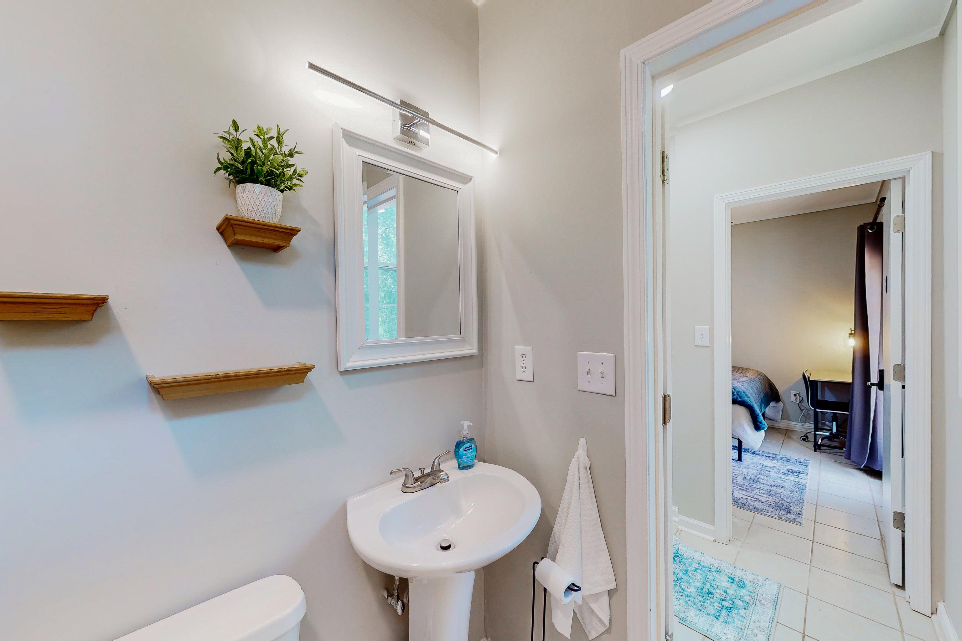 Furnished room for rent in Stone Mountain — Clover photo 11
