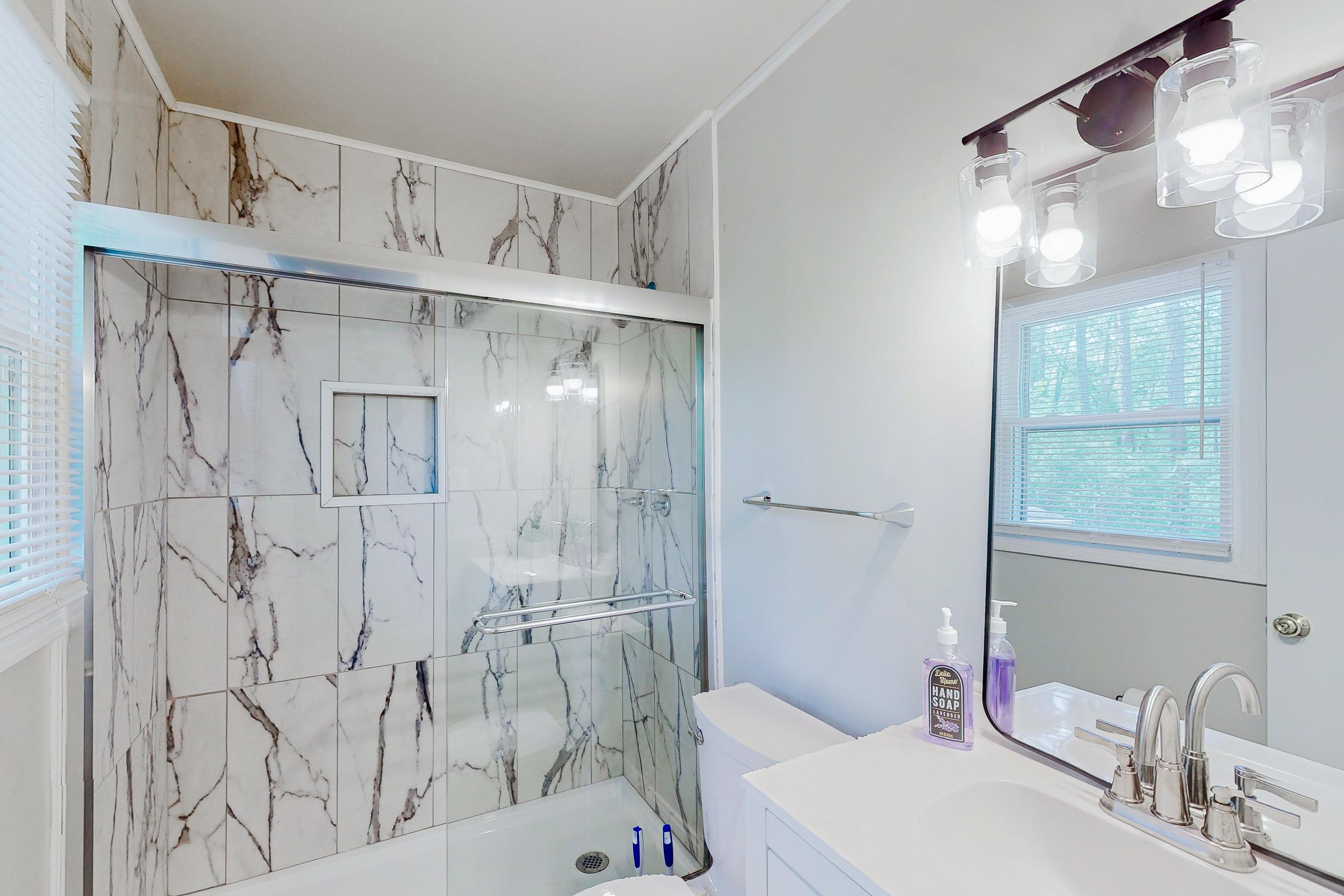 Furnished room for rent in Stone Mountain — Clover photo 8