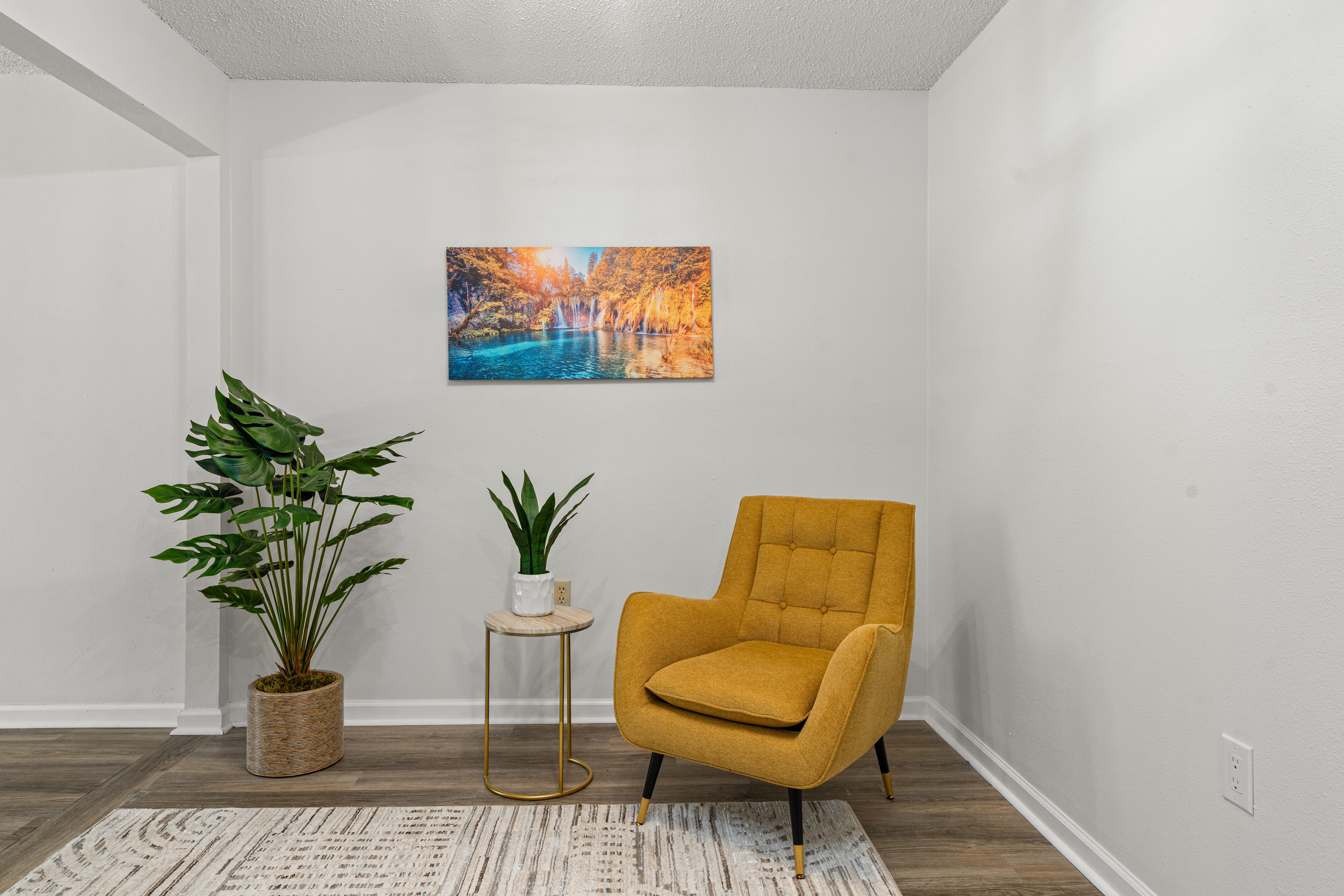 Furnished room for rent in Northeast Side — Mission photo 11