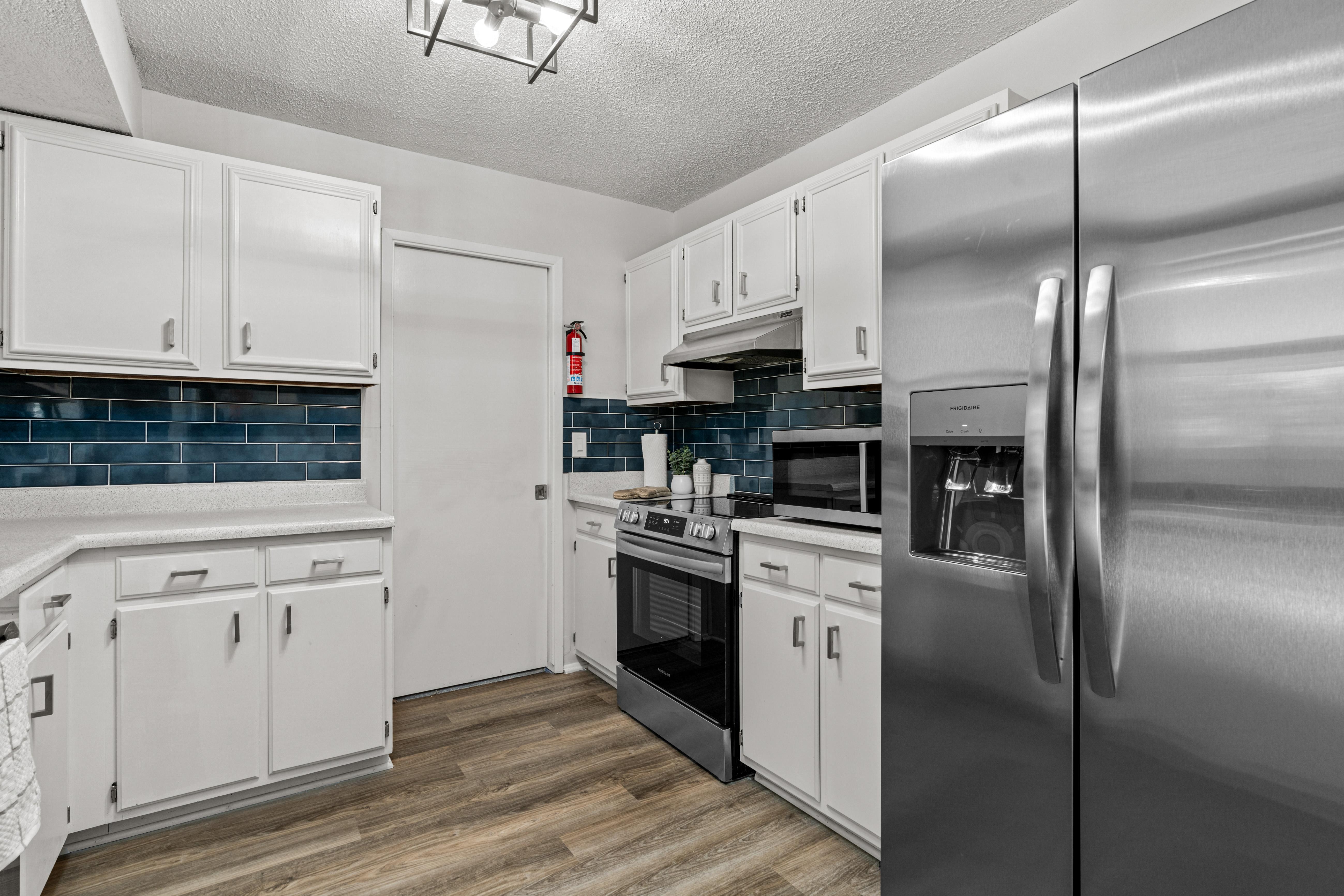 Furnished room for rent in Northeast Side — Mission photo 4