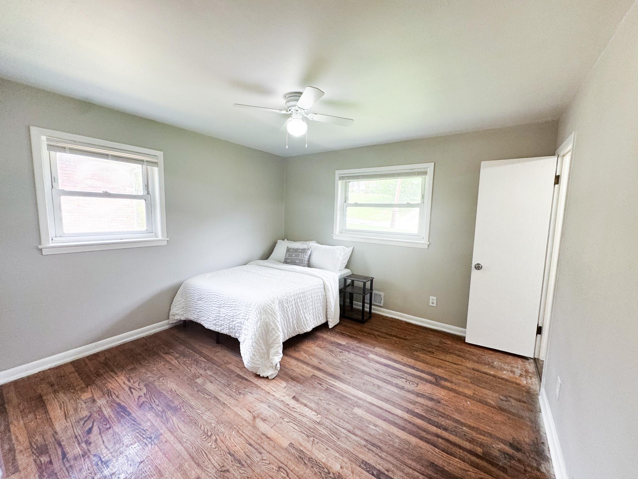 Room for Rent - Quiet & Renovated Rooms! Enjoy peace of mind in this newly renovated home with spacious rooms!