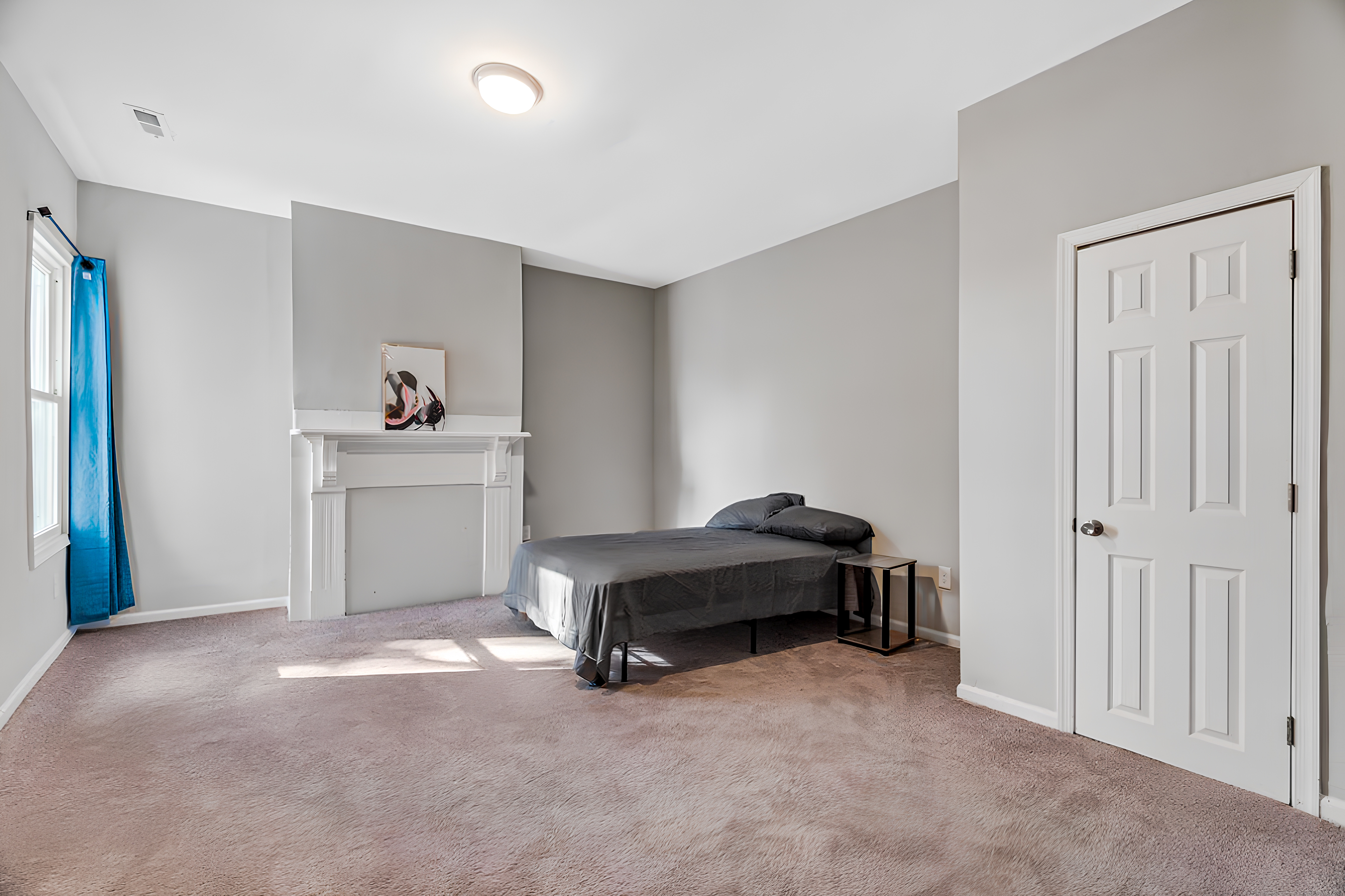 Room for Rent - North Side Home, less than a minute walk to transit stop 1st & Front