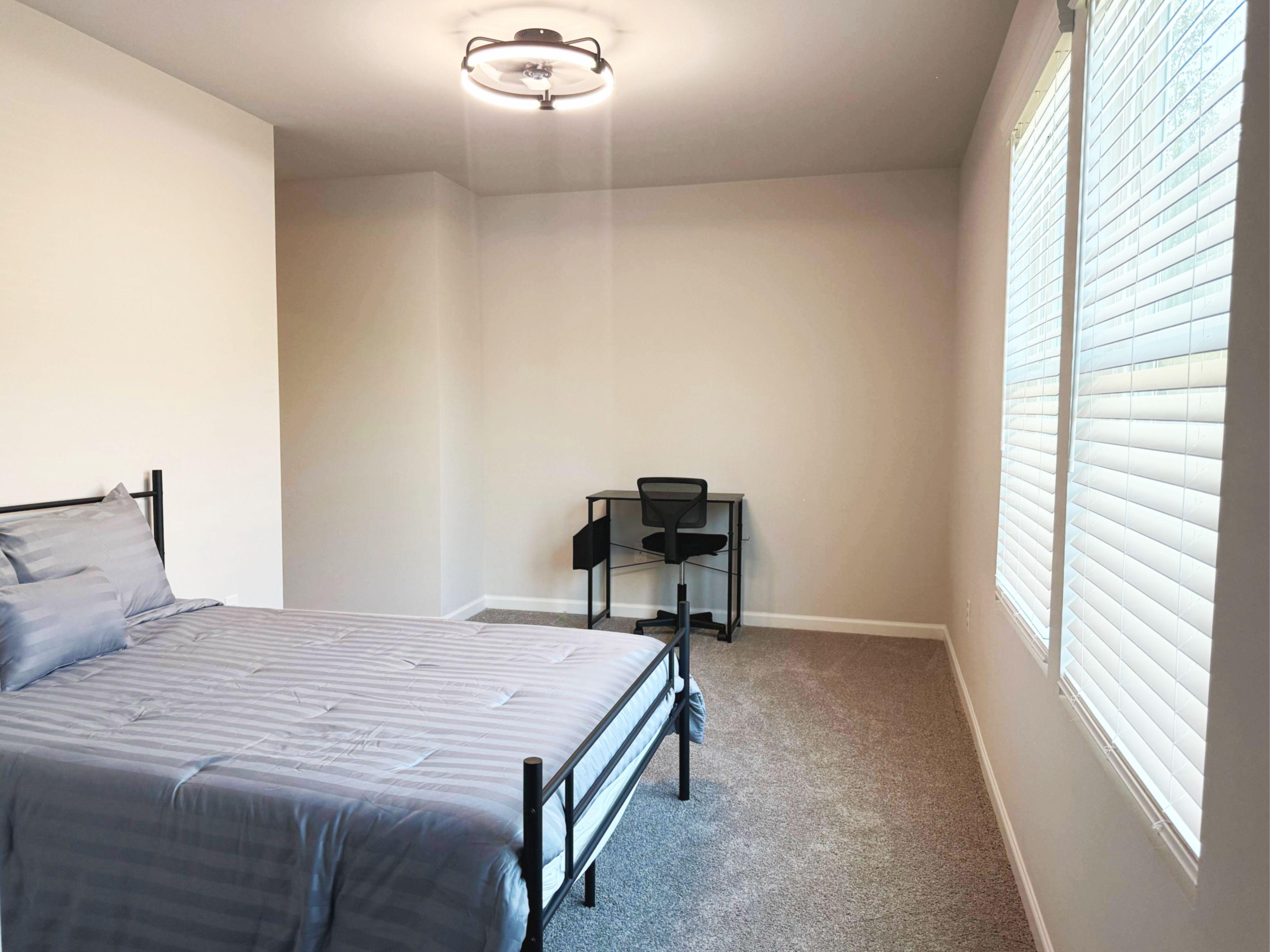 Room for Rent - Modern Covington Co-Living |  Built 2024  Secure, Furnished Rooms  + Living Room  Utilities + Wi-Fi |  Near Transit | Top-Rated Host!   w/ WiFi , Kitchen , Laundry , Parking   – Peaceful   Stylish , Move-In Ready