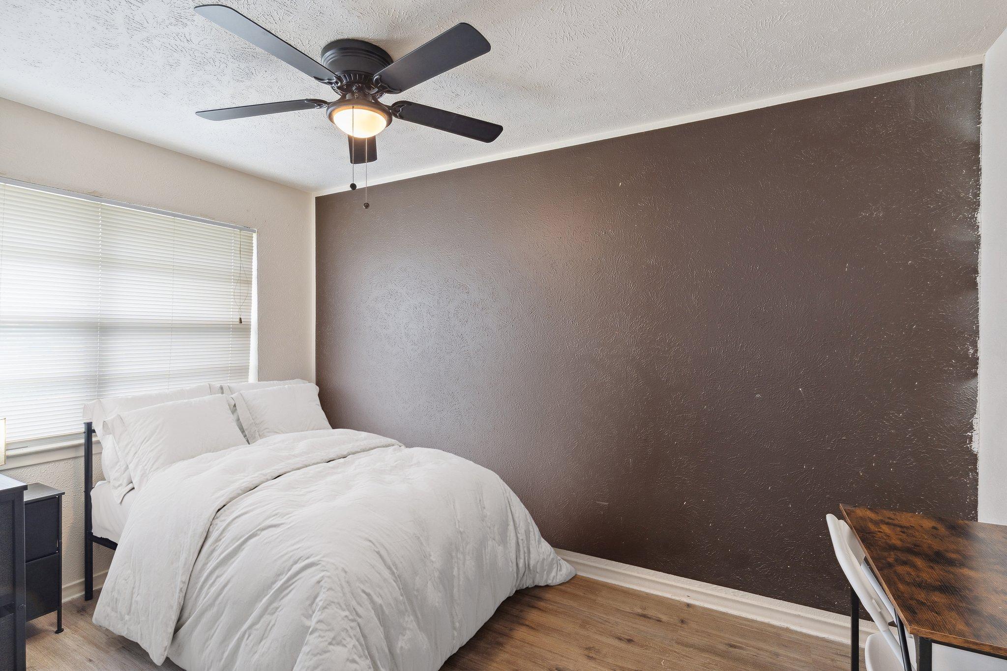 Room for Rent - Comfortable Property With low number of members, close to public transportation & corner stores!