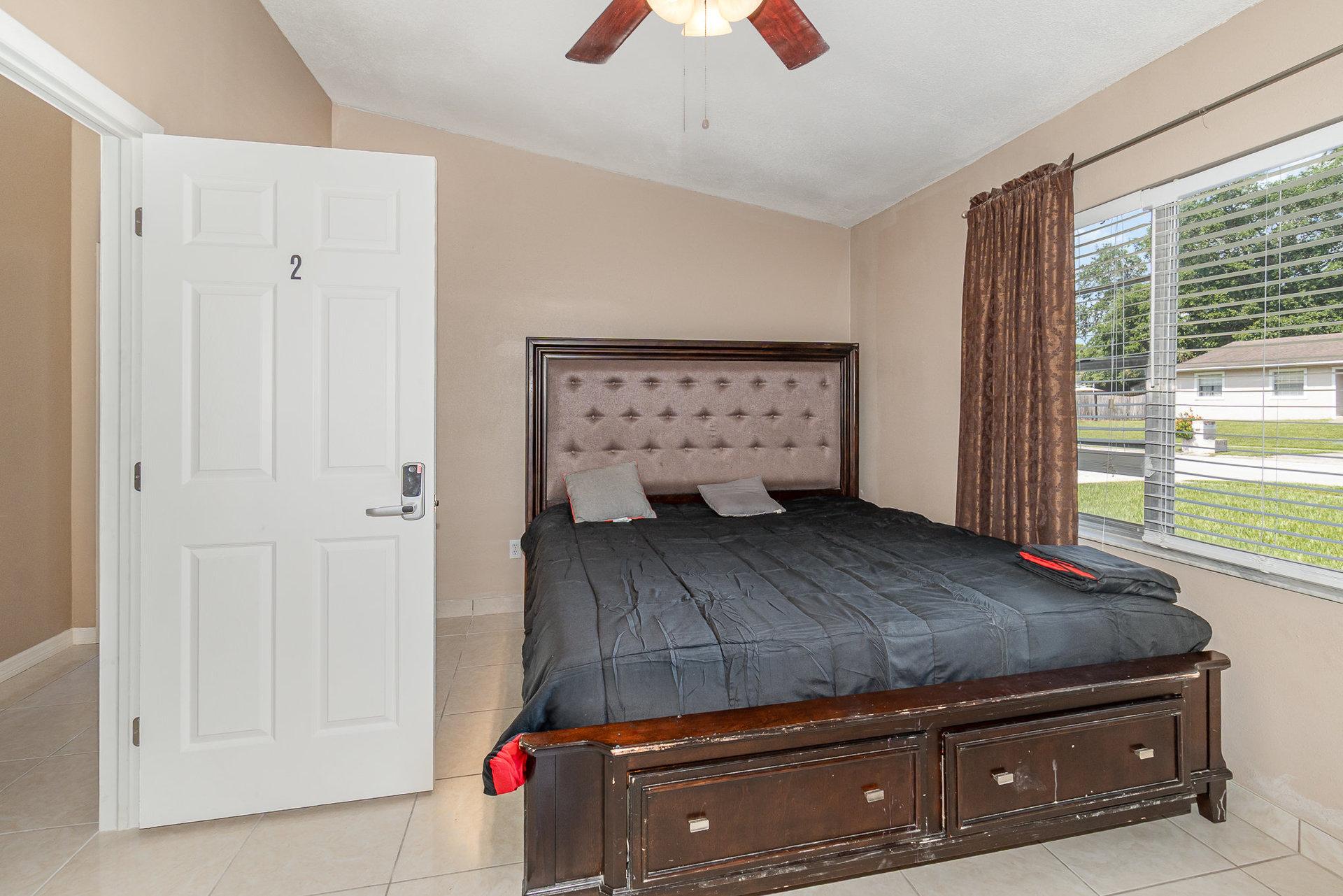 Room for Rent - Luxury Living in Altamonte House w/ Pool  |  Modern, Renovated June 2025 |  Walk to Shops |  Near Transit |  Top Host | Clean, Stylish, Move-In Ready |  Utilities + Wi-Fi |  Furnished Rooms