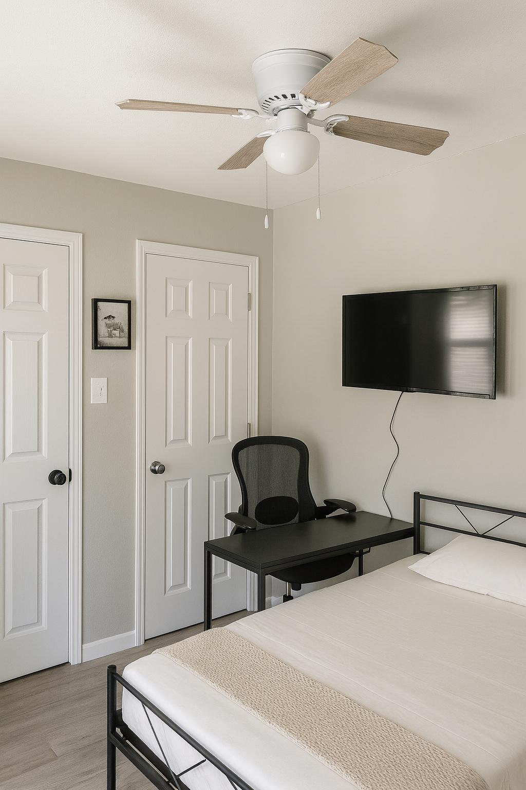 Room for Rent - Solar-Powered Park View Home: Modern Rooms & 12 Mins to Downtown!