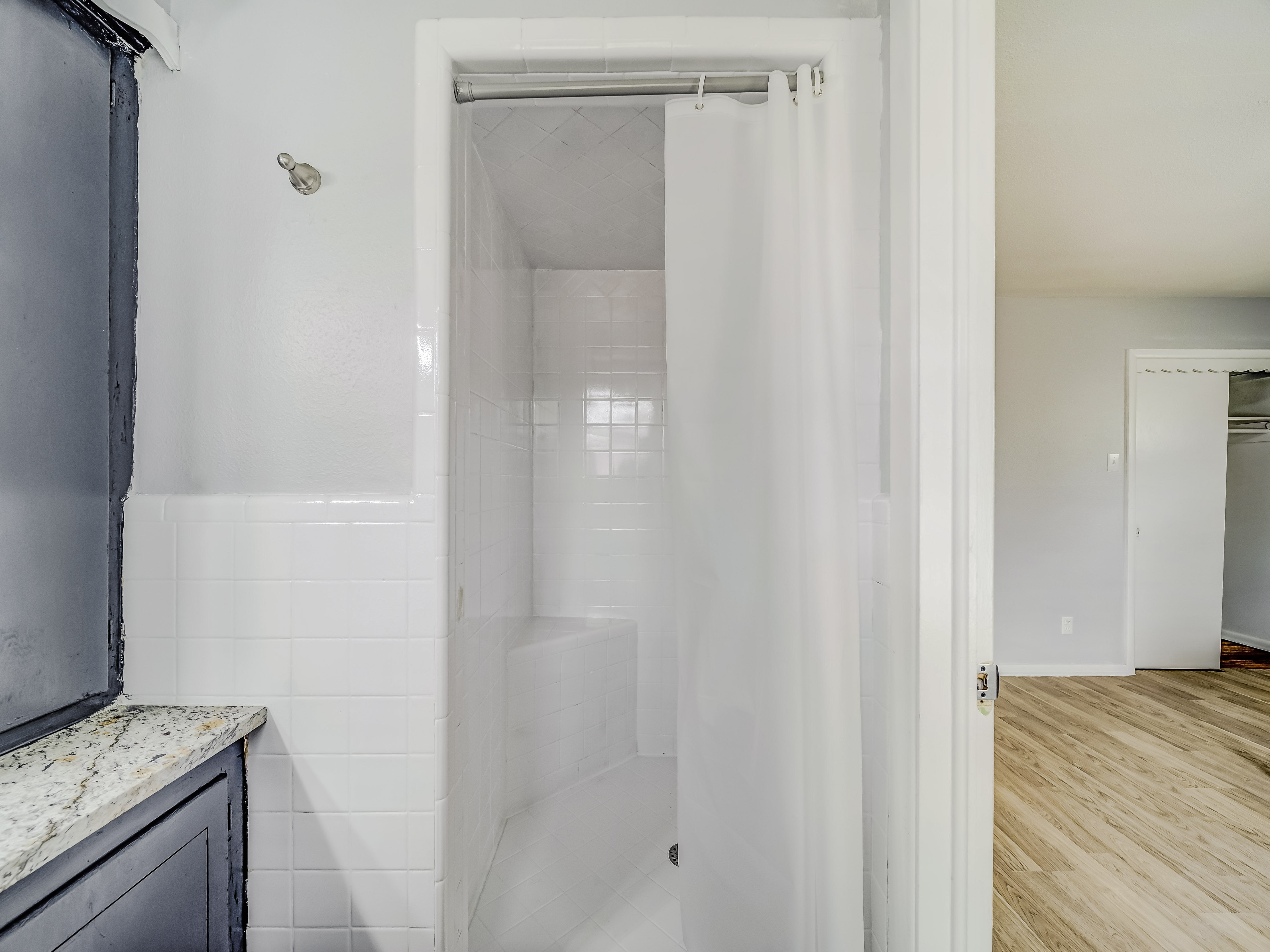 Room for Rent - Cozy & Convenient Dallas Home | Fully Furnished, Secure, and Comfortable | Free Wi-Fi , Monthly Cleanings , and Multiple Bus Stops Nearby