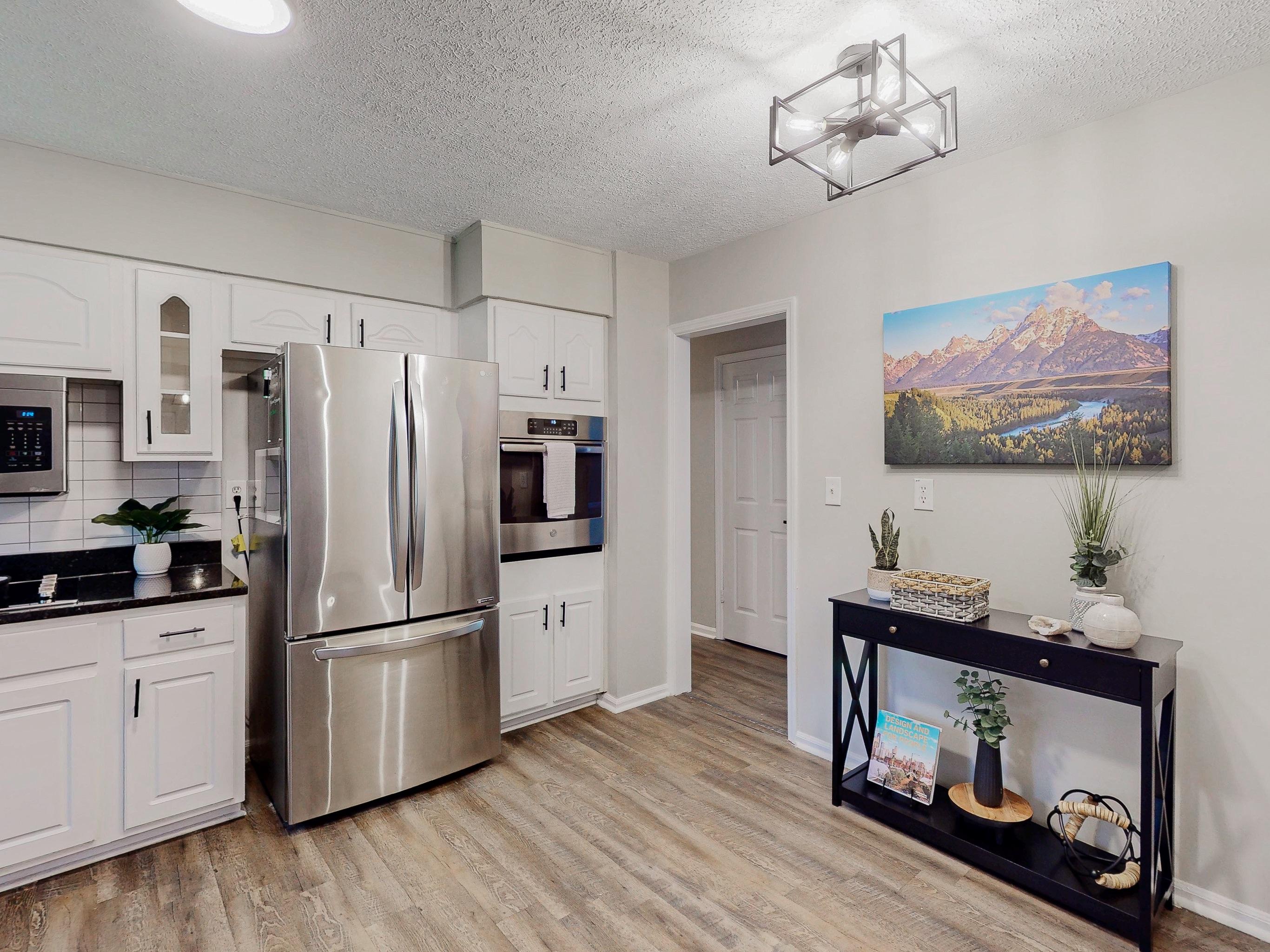 Furnished room for rent in Decatur — Maple photo 5