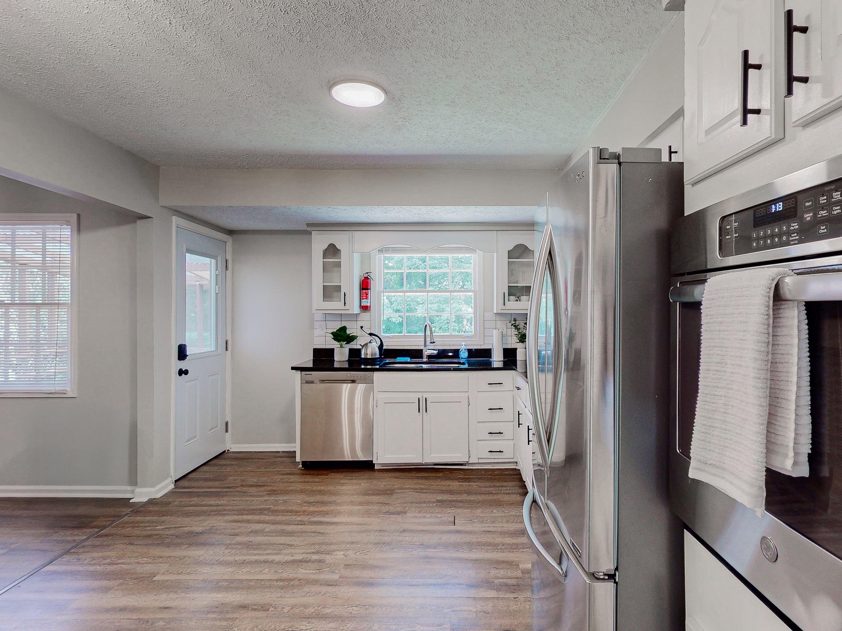 Furnished room for rent in Decatur — Maple photo 3