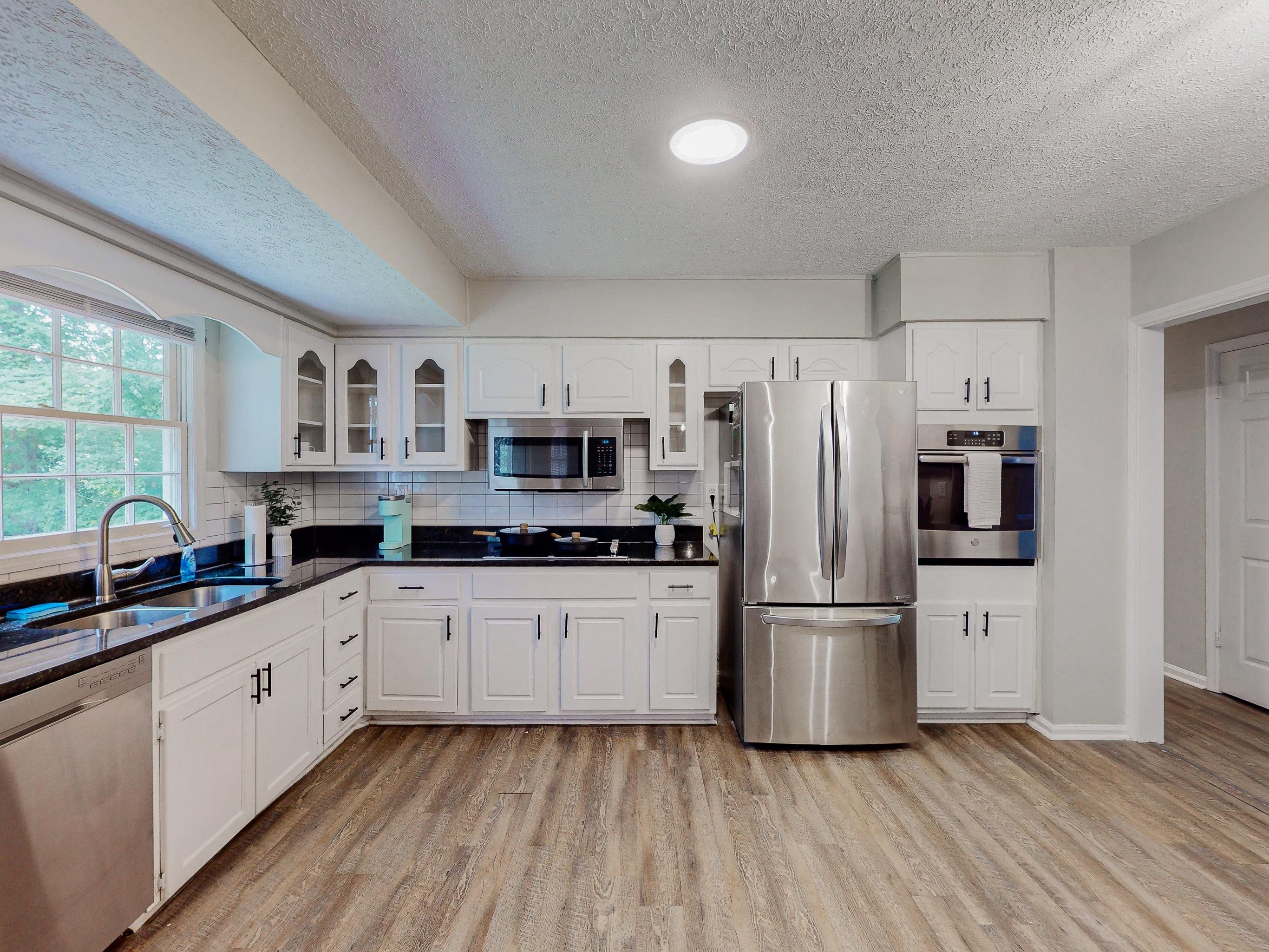 Furnished room for rent in Decatur — Maple photo 4