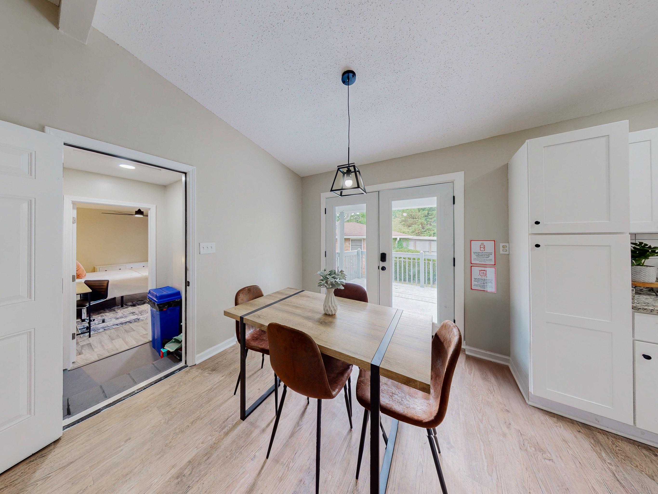 Furnished room for rent in Decatur — Copper photo 14