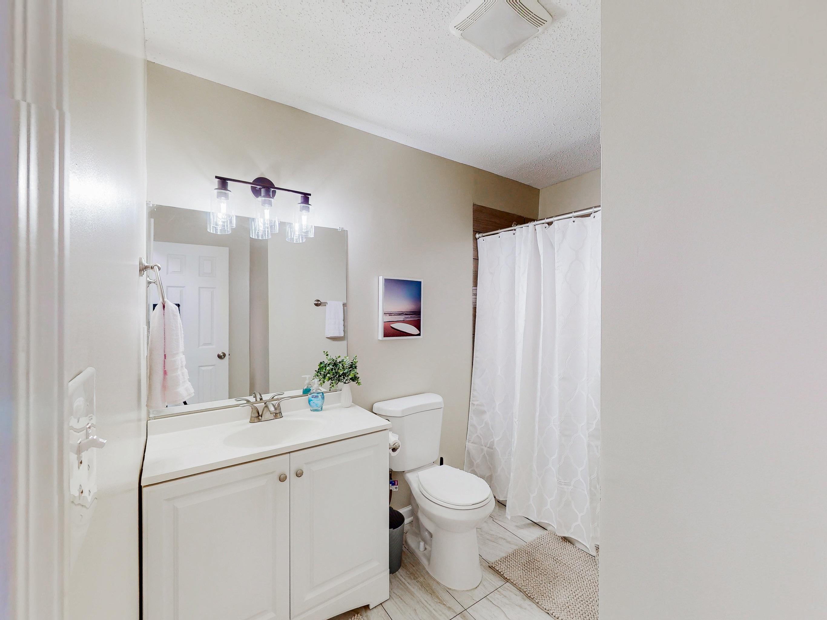 Furnished room for rent in Decatur — Copper photo 12