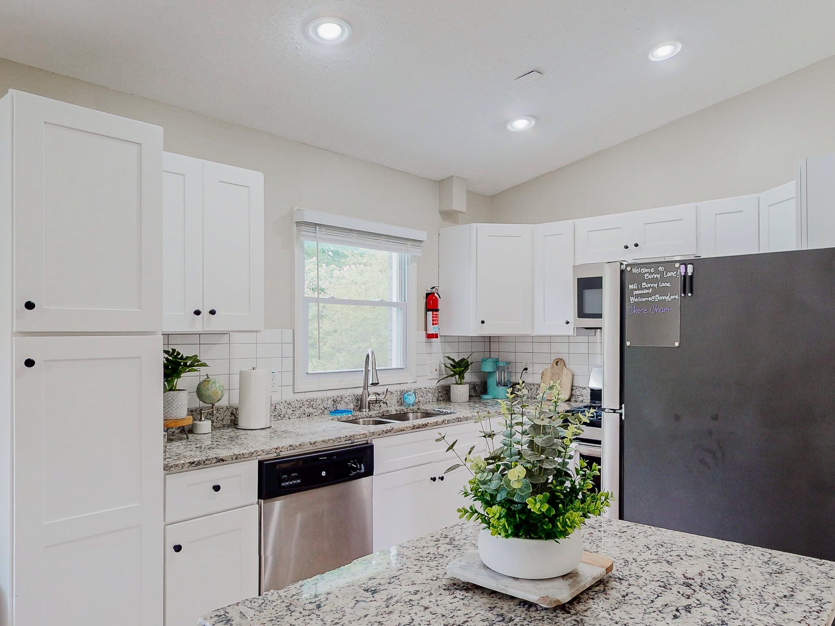 Furnished room for rent in Decatur — Copper photo 4