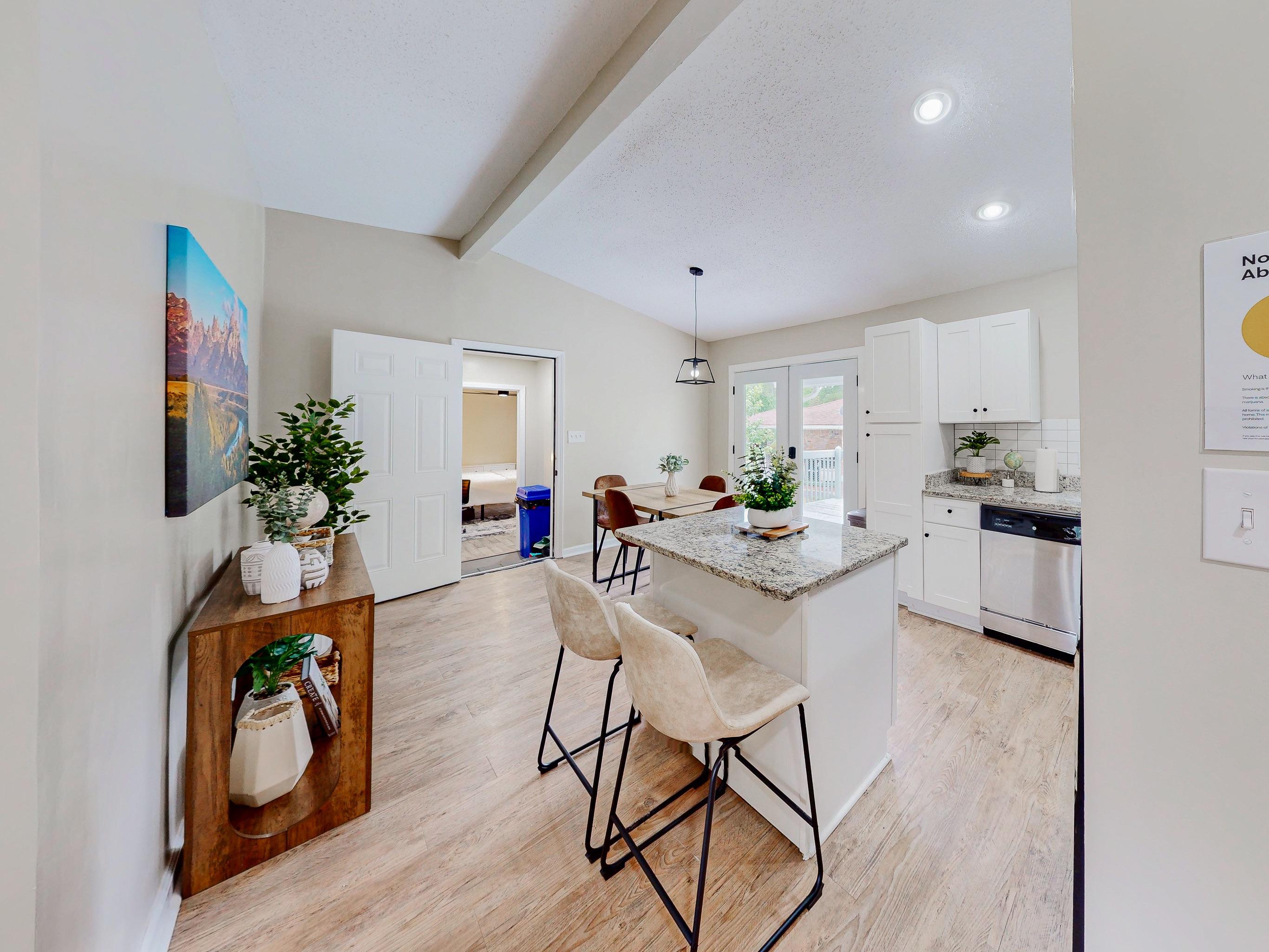 Furnished room for rent in Decatur — Copper photo 3