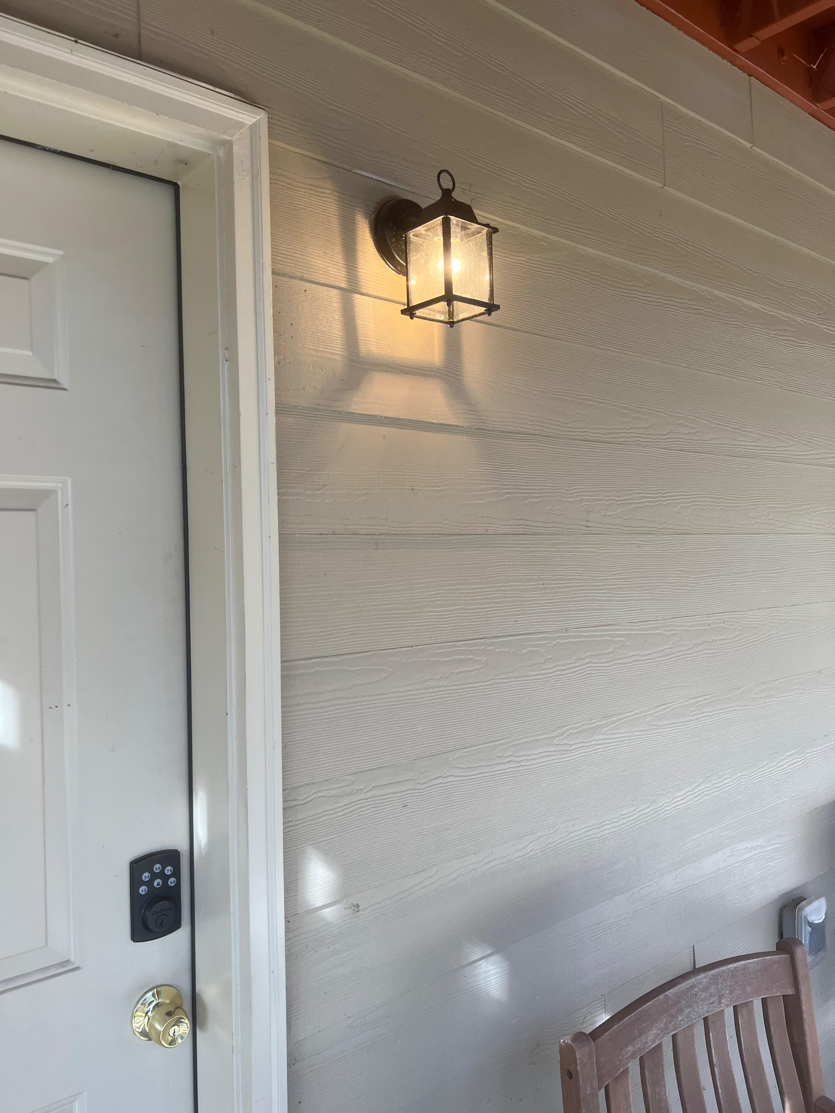 Room for Rent - Lilburn own private entrance and parking you share nothing but the air.