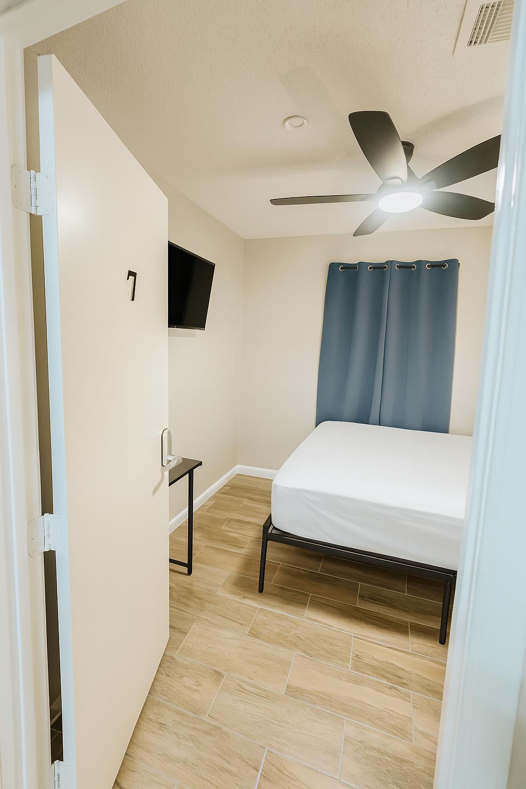 Room for Rent - Premier Management | Upgraded Furniture | All-Inclusive Co-Living Rooms Near Downtown Houston