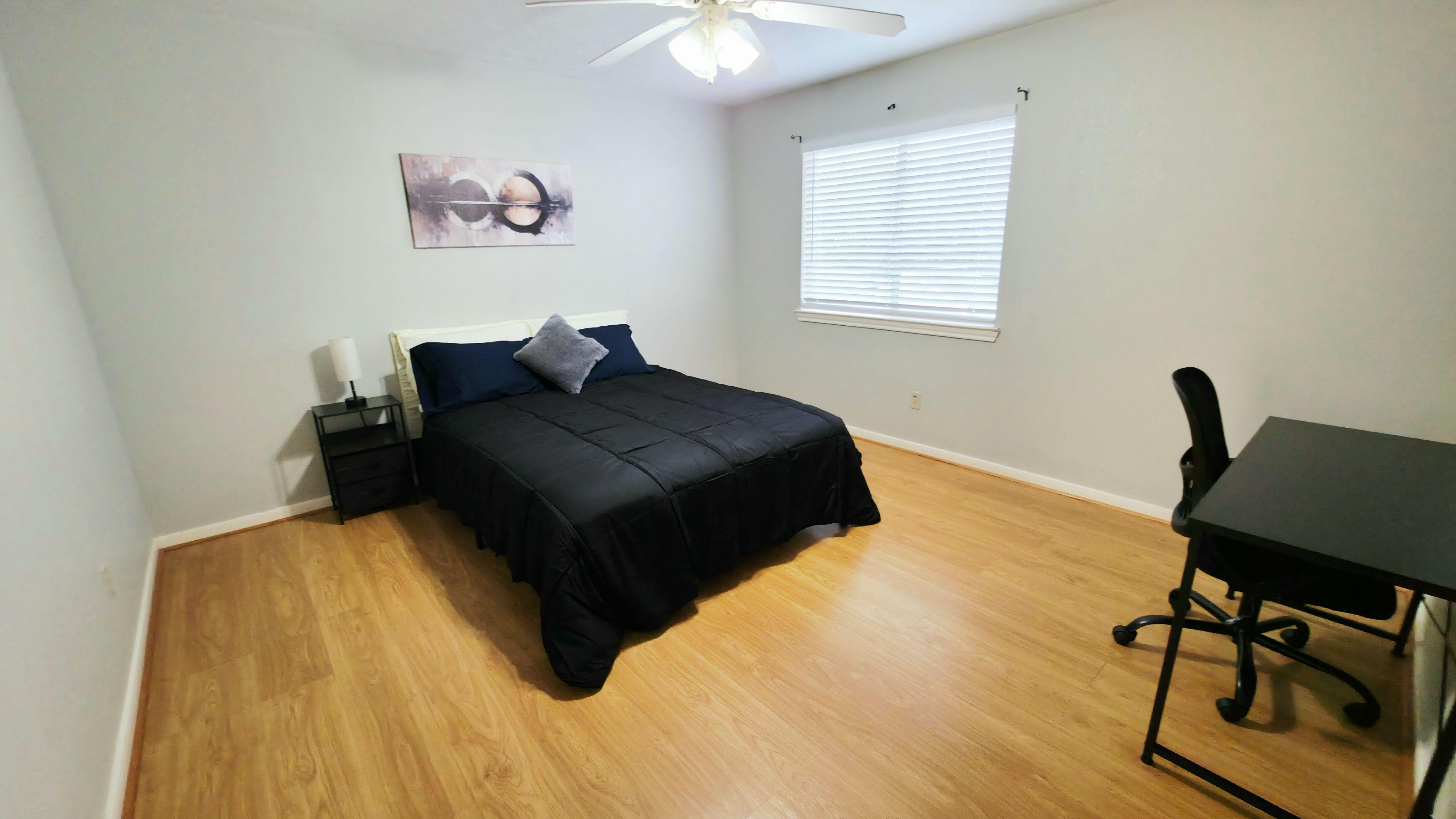 Room for Rent - Private Room w/ Private Bath | All-Inclusive | Modern Home in Prime Location | Sugarland | Chinatown