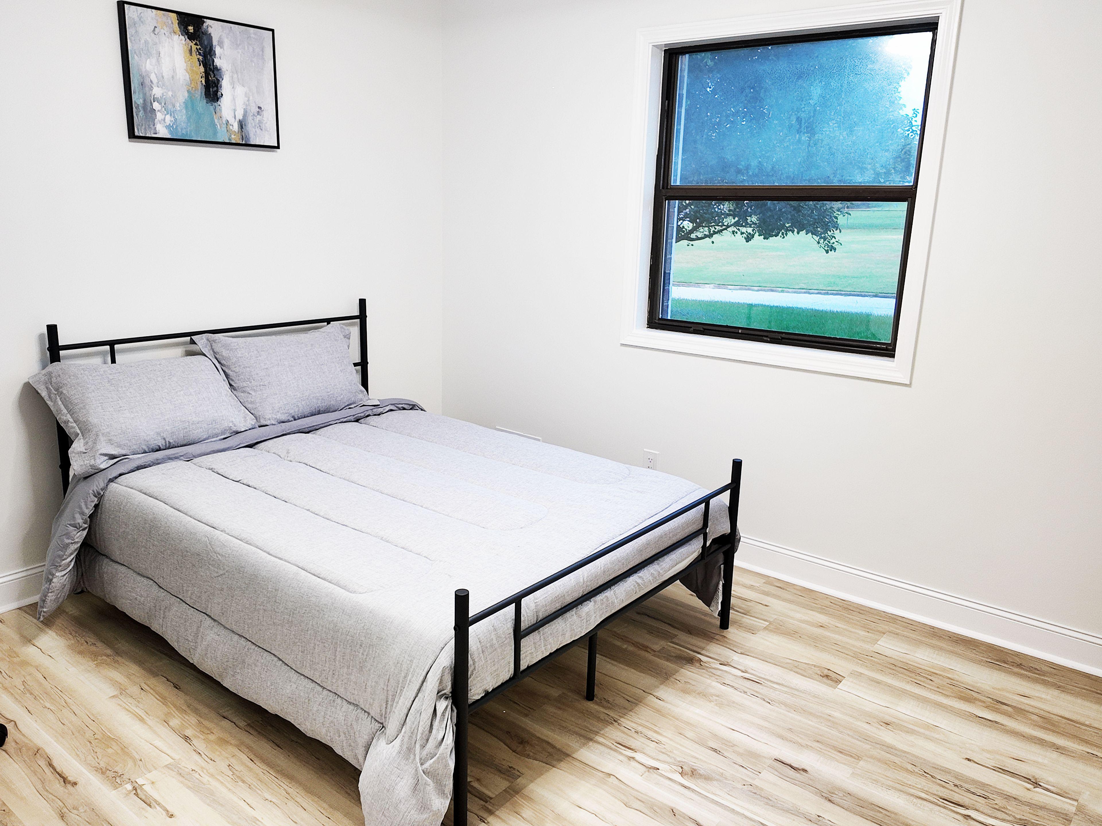 Room for Rent - Fully Renovated Utilities + Wi-Fi |  Laundry |  Near Transit | Be the 1st to Move In