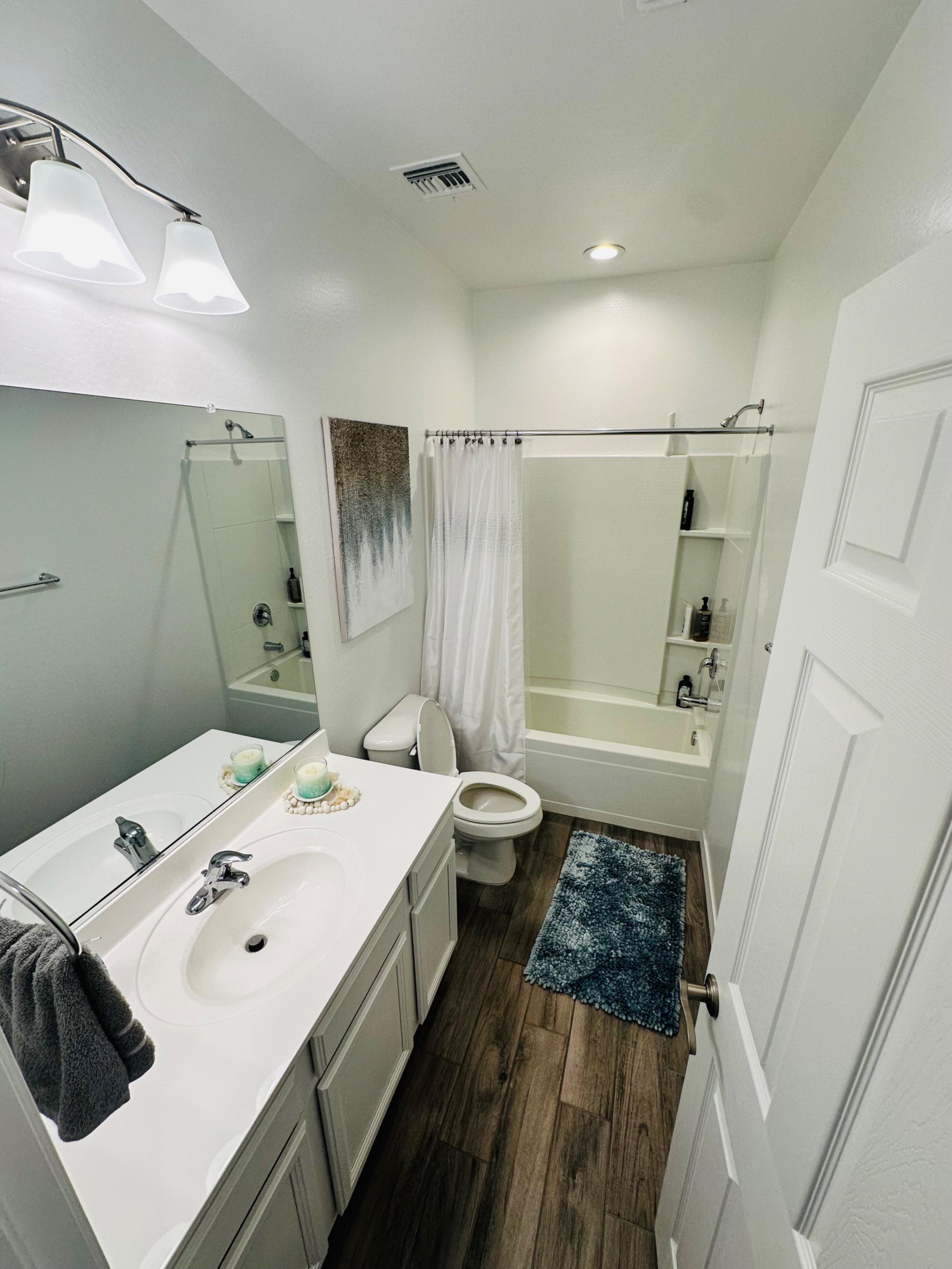 Room for Rent - Live in Avondale