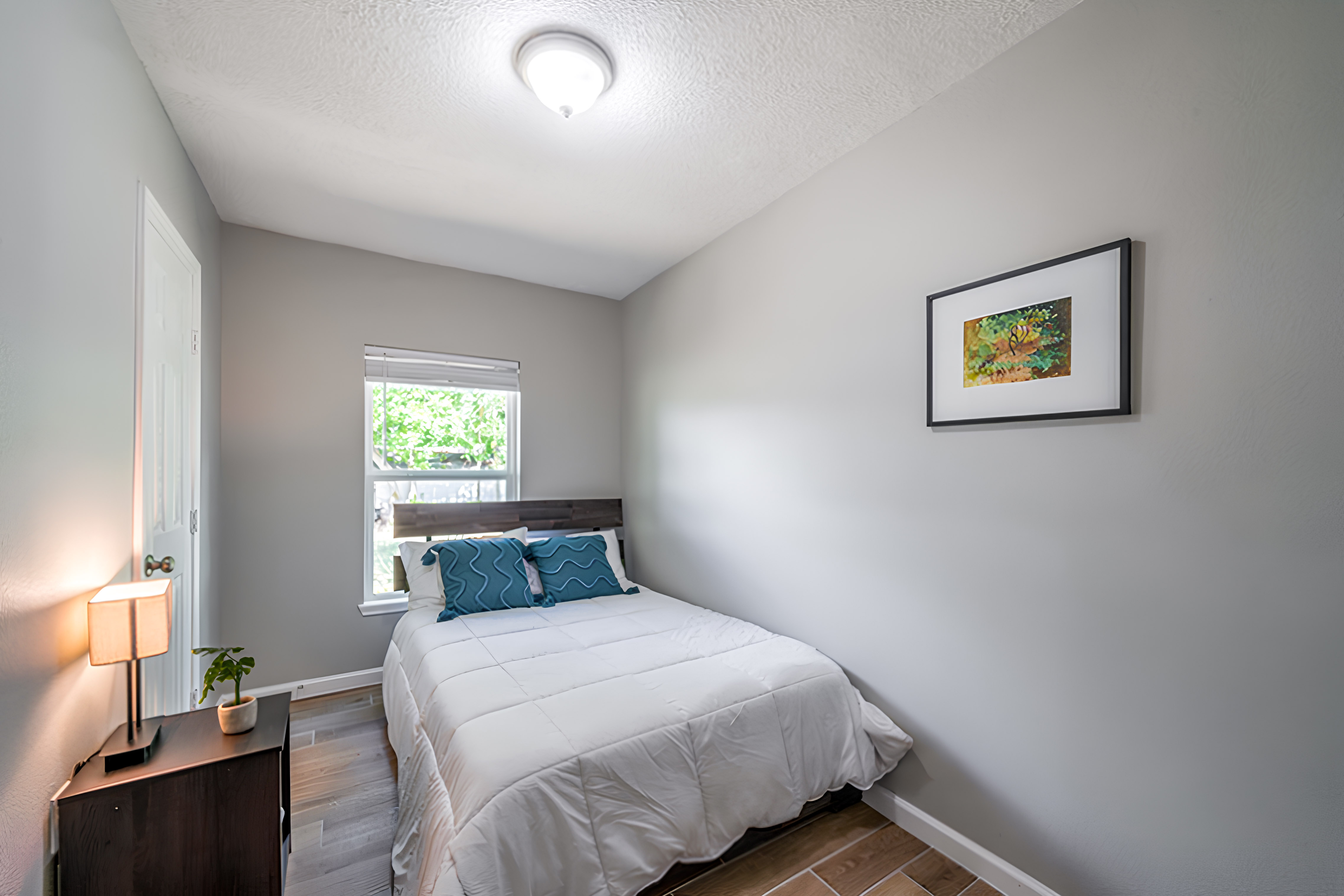 Room for Rent - Renovated Houston Co-Living  | Plush Full Bed, Private Bath, Workspace & Laundry