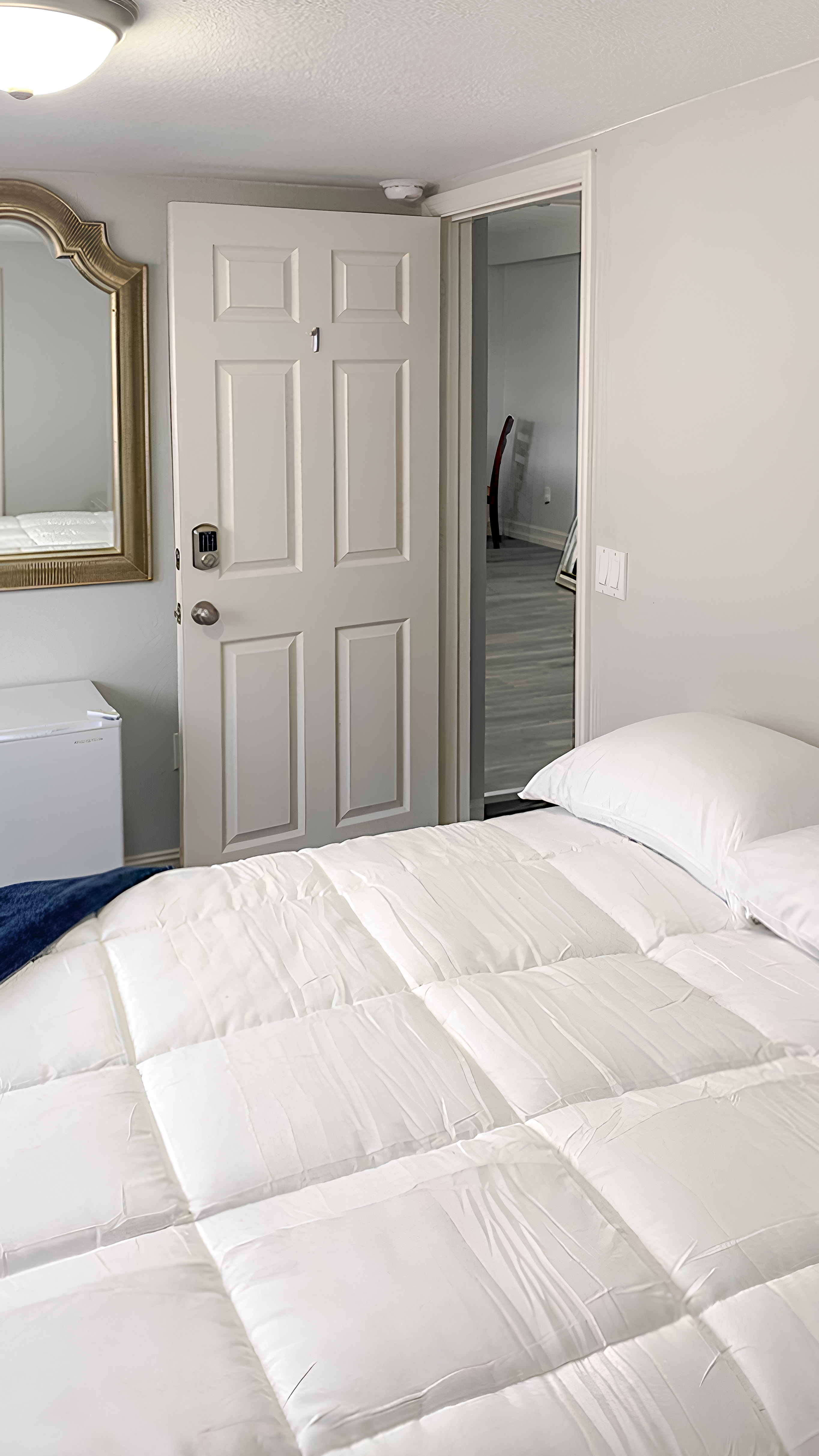 Room for Rent - Orlando house with dining area. Cozy & comfortable