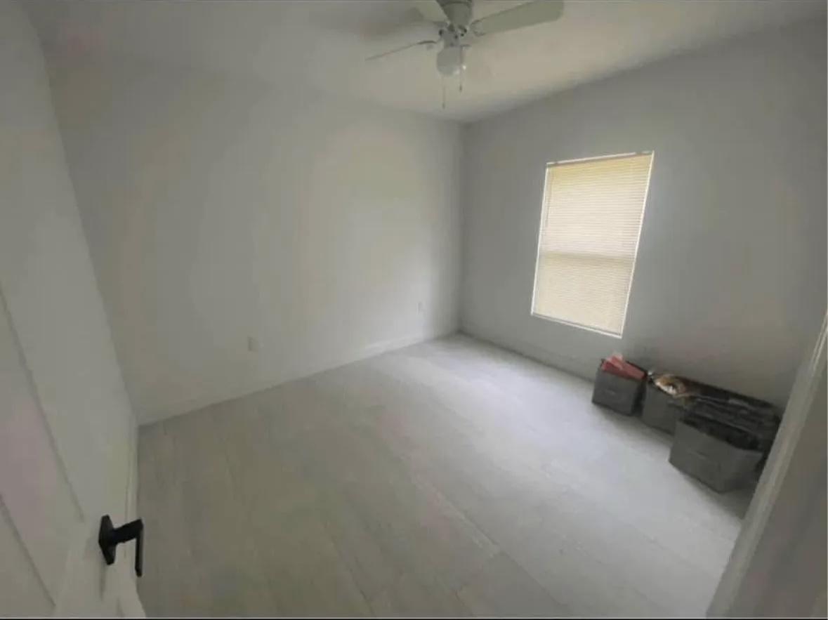 Room for Rent - Live in Orlando - Blue Home