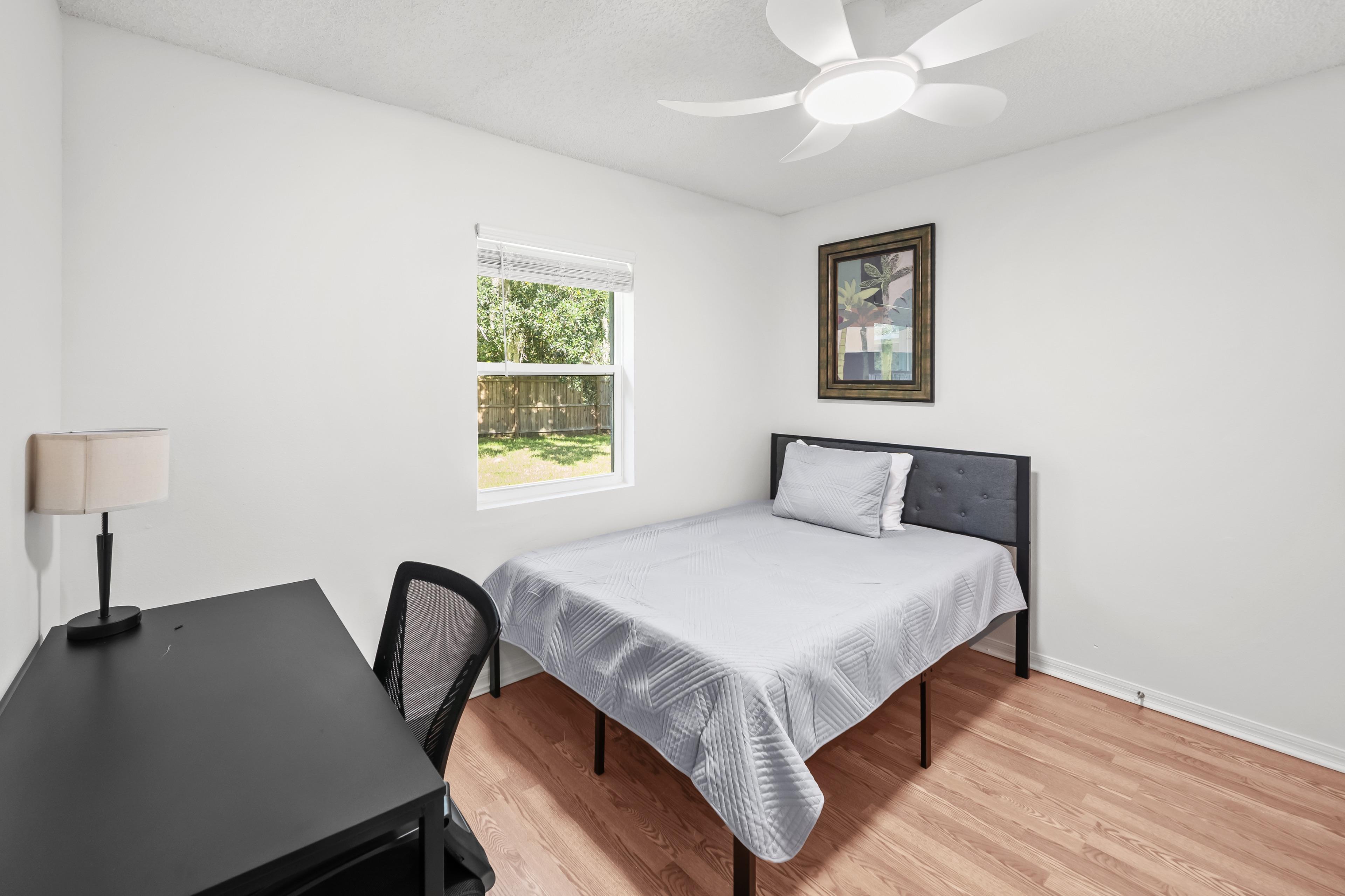 Room for Rent - Modern Palm Coast Home  | Super-Fast WiFi  | 5 min to Publix  | Move-In Ready Today!