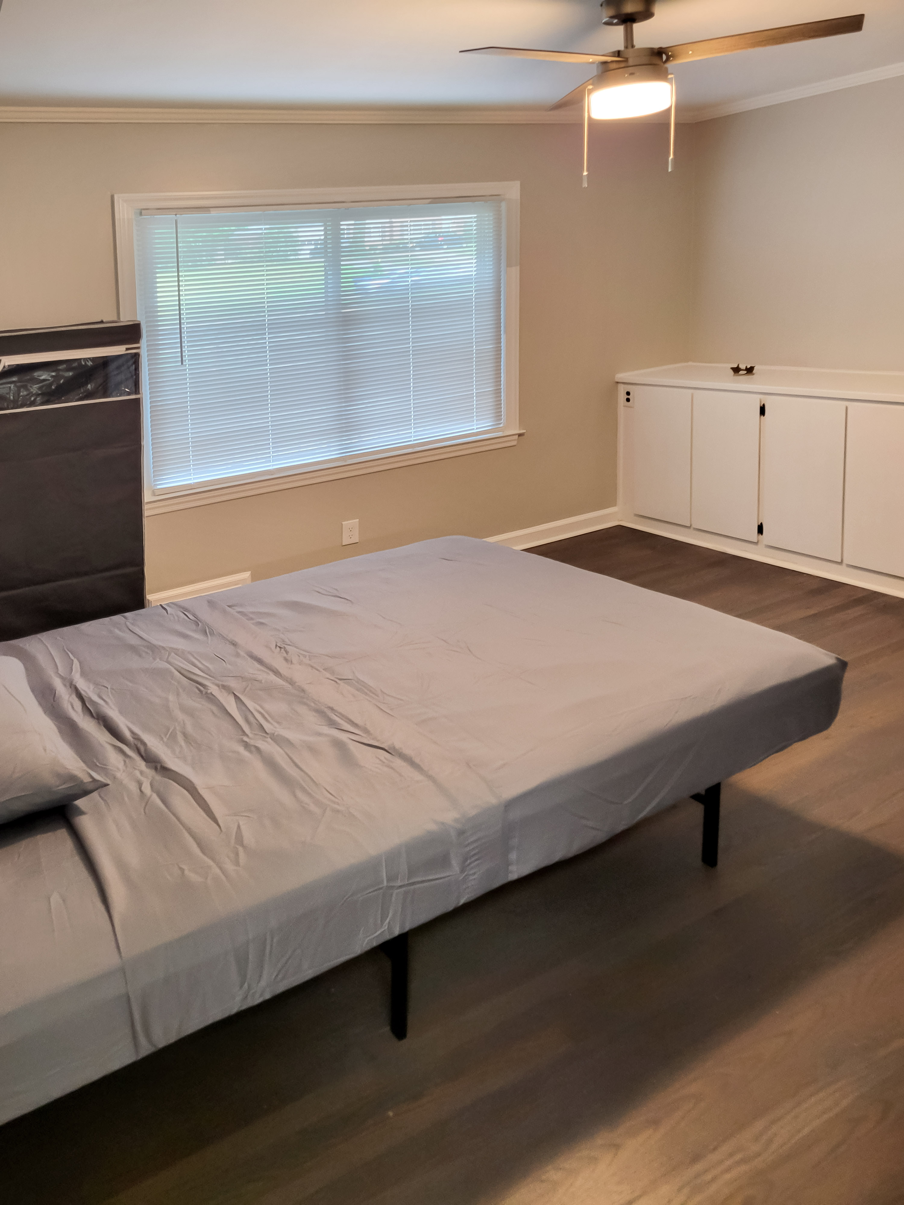 Room for Rent - Modern & spacious Lawrenceville House with Work areas and Dining area.