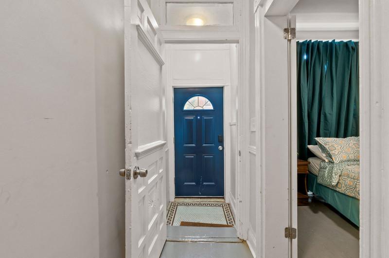 Room for Rent - Private BathroomsAll Utilities Included! Original Artwork in Rooms  Cleaning Services Included!  Make this your home!