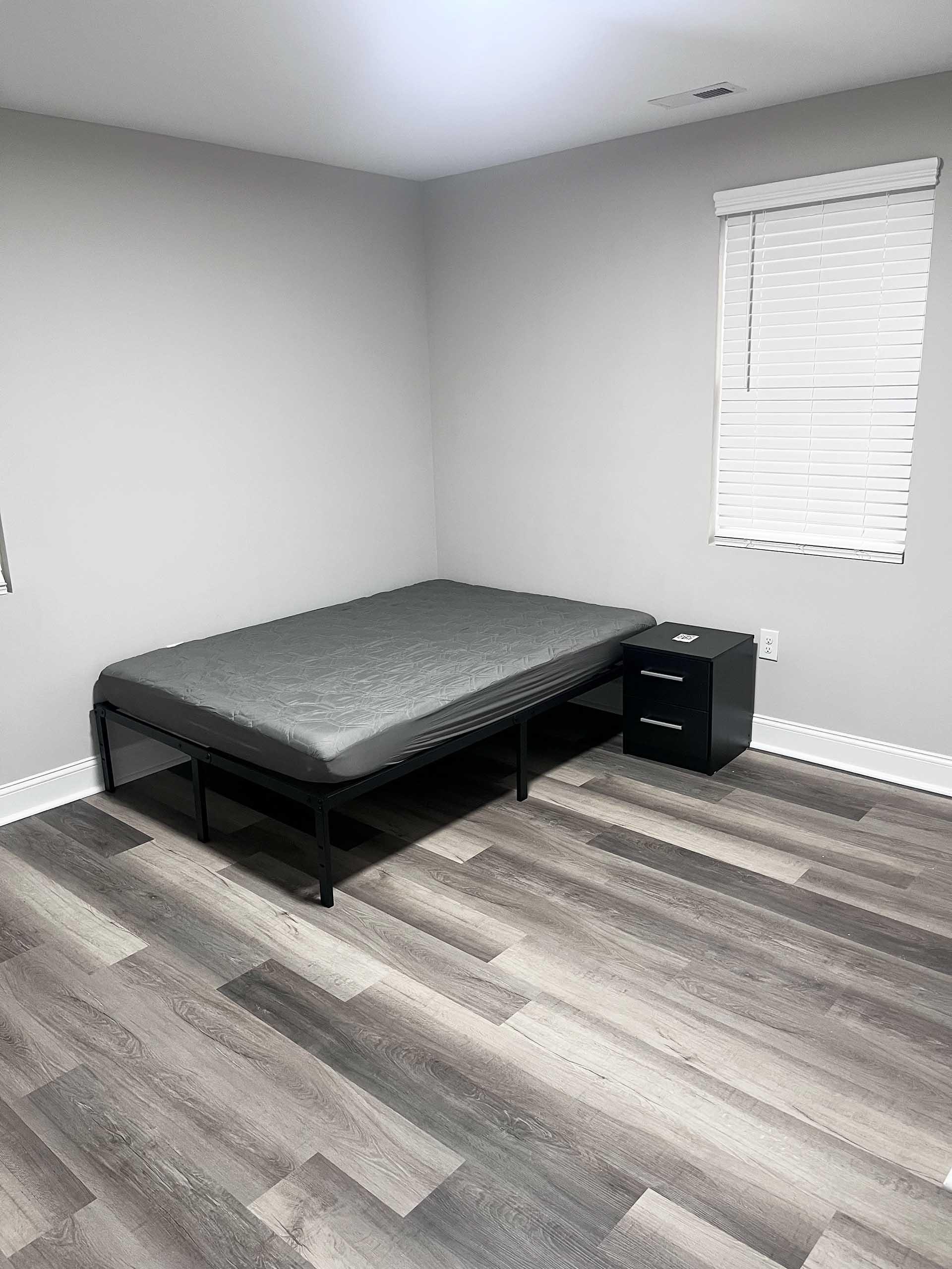 Room for Rent - Newly Built Petersburg Home!!! Top rated Host!