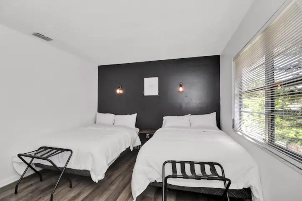 Room for Rent - Beautiful Cozy Industrial Theme Townhouse Fully Furnished