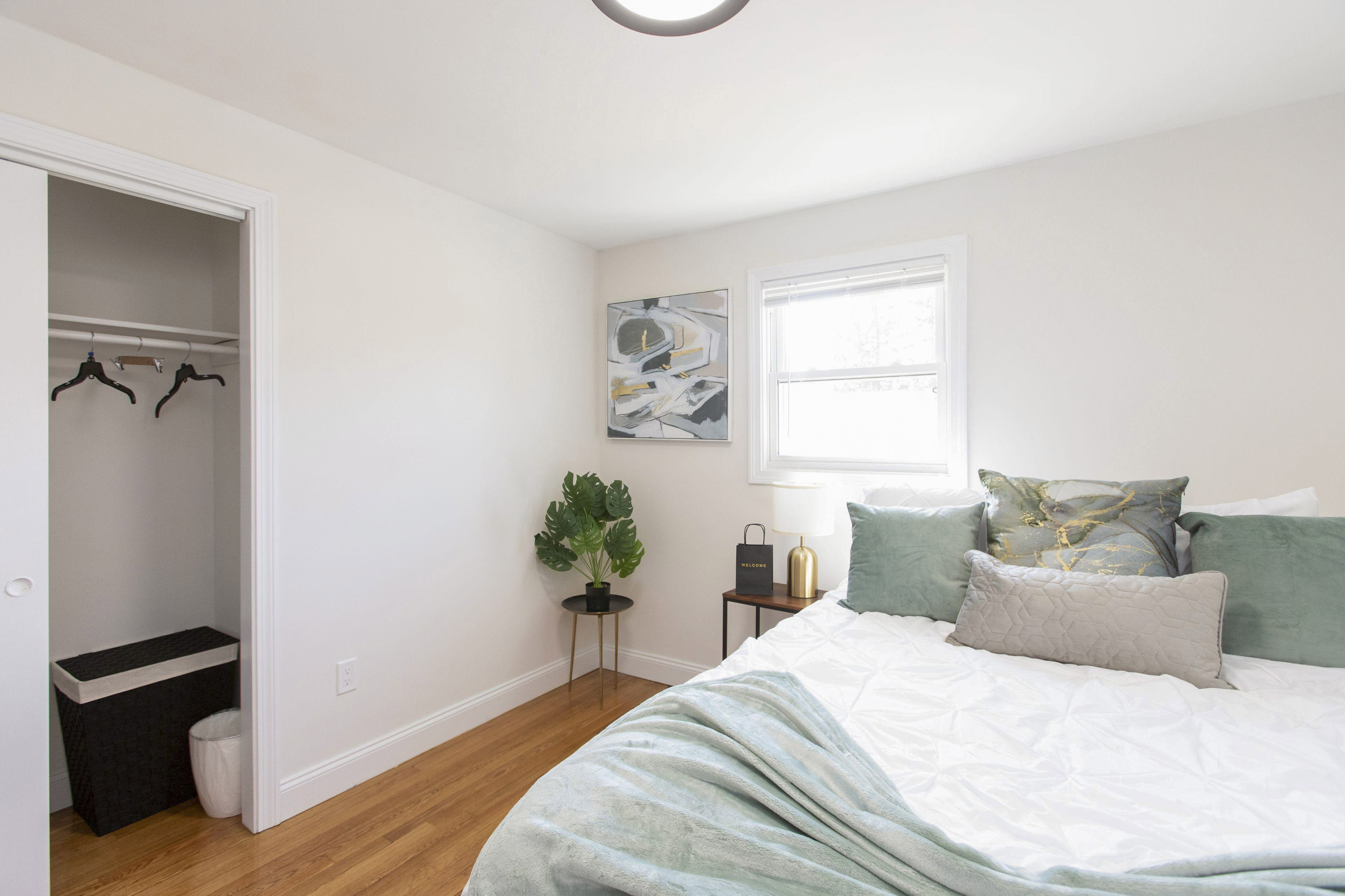 Room for Rent - Cozy Private Room in Randolph – Near Shops & Route 24 and 93