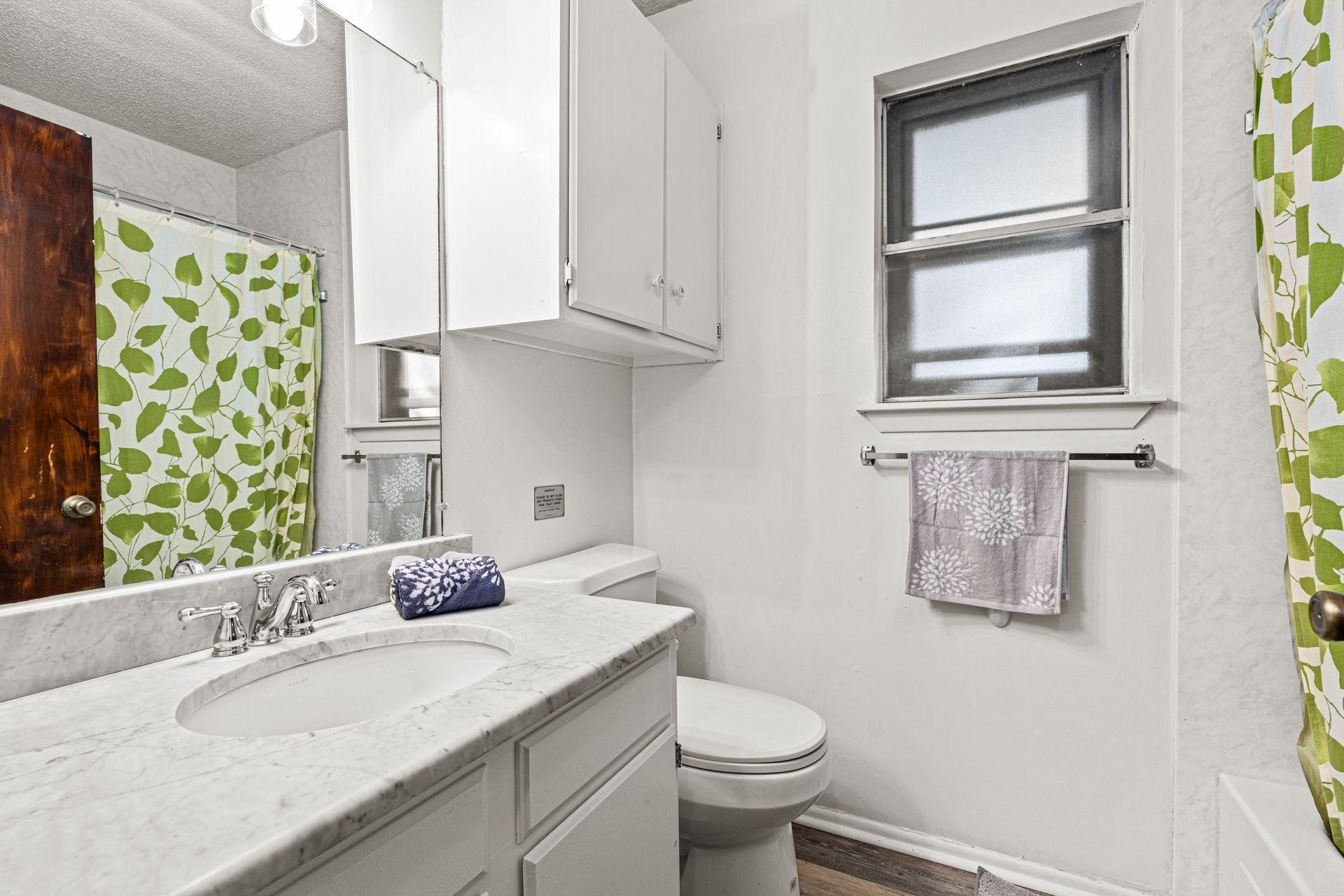 Furnished room for rent in Northeast Side — Alamo photo 6