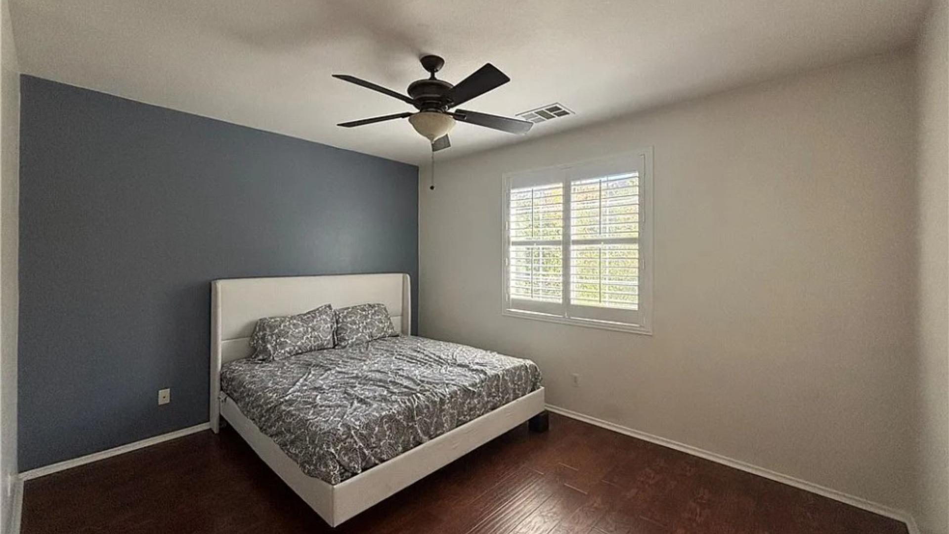 Room for Rent - Rooms with private bathrooms available