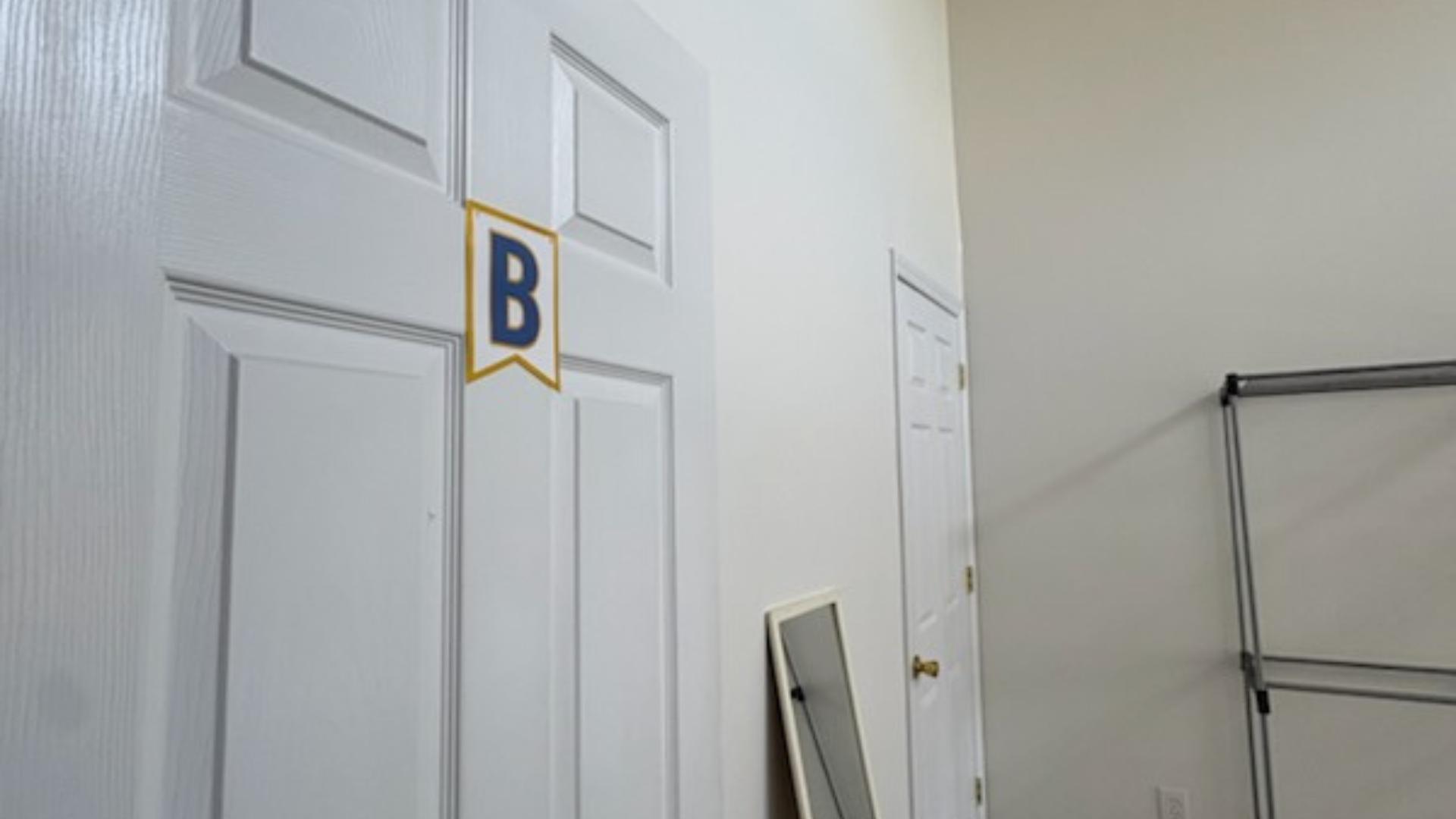 Room for Rent - Thomasboro - Hoskins Historic Condo, a 4 minute walk to transit stop Hoskins Rd @ 314