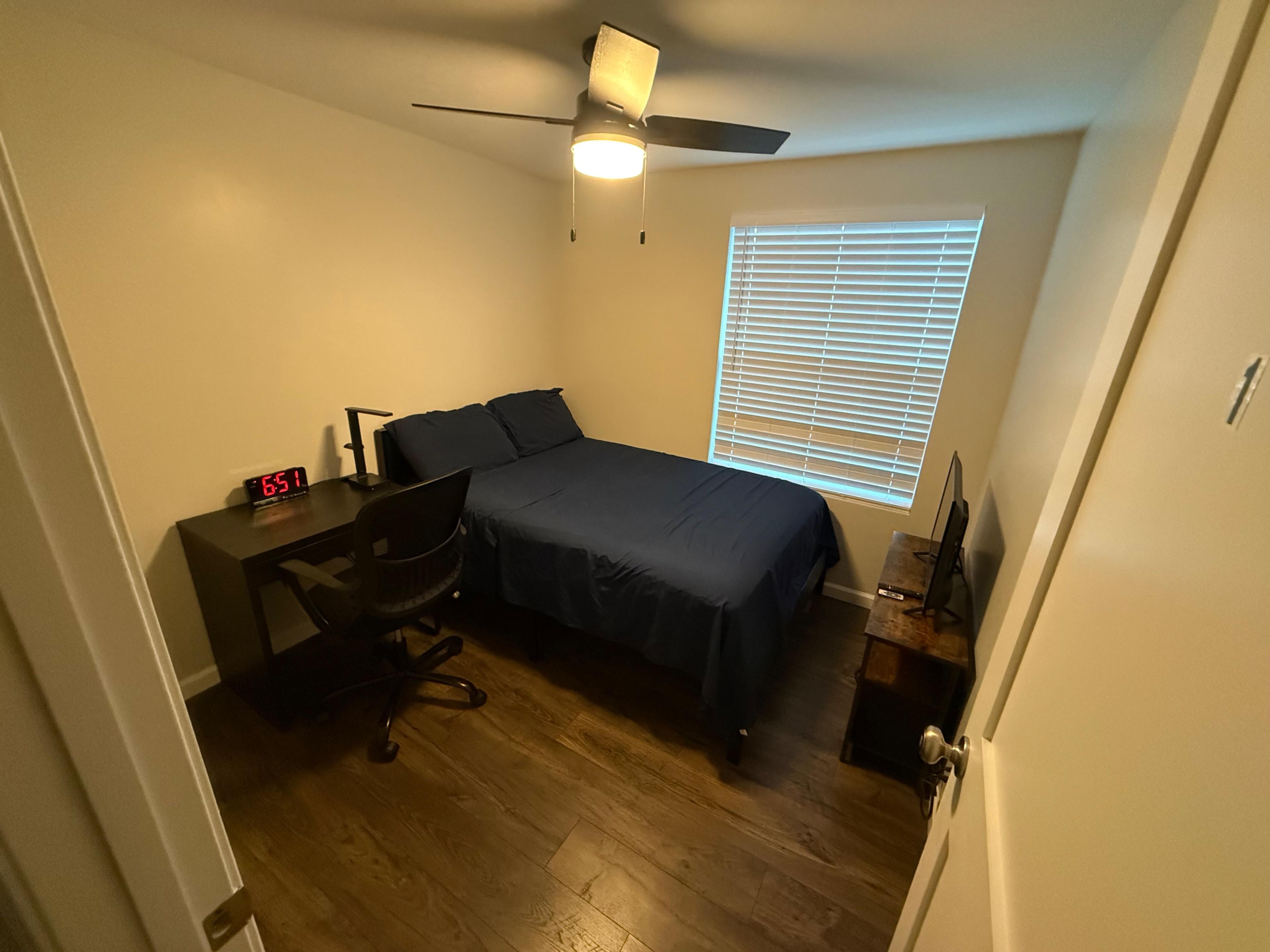 Room for Rent - High-quality & beautiful Toledo House in Hunting Creek Community