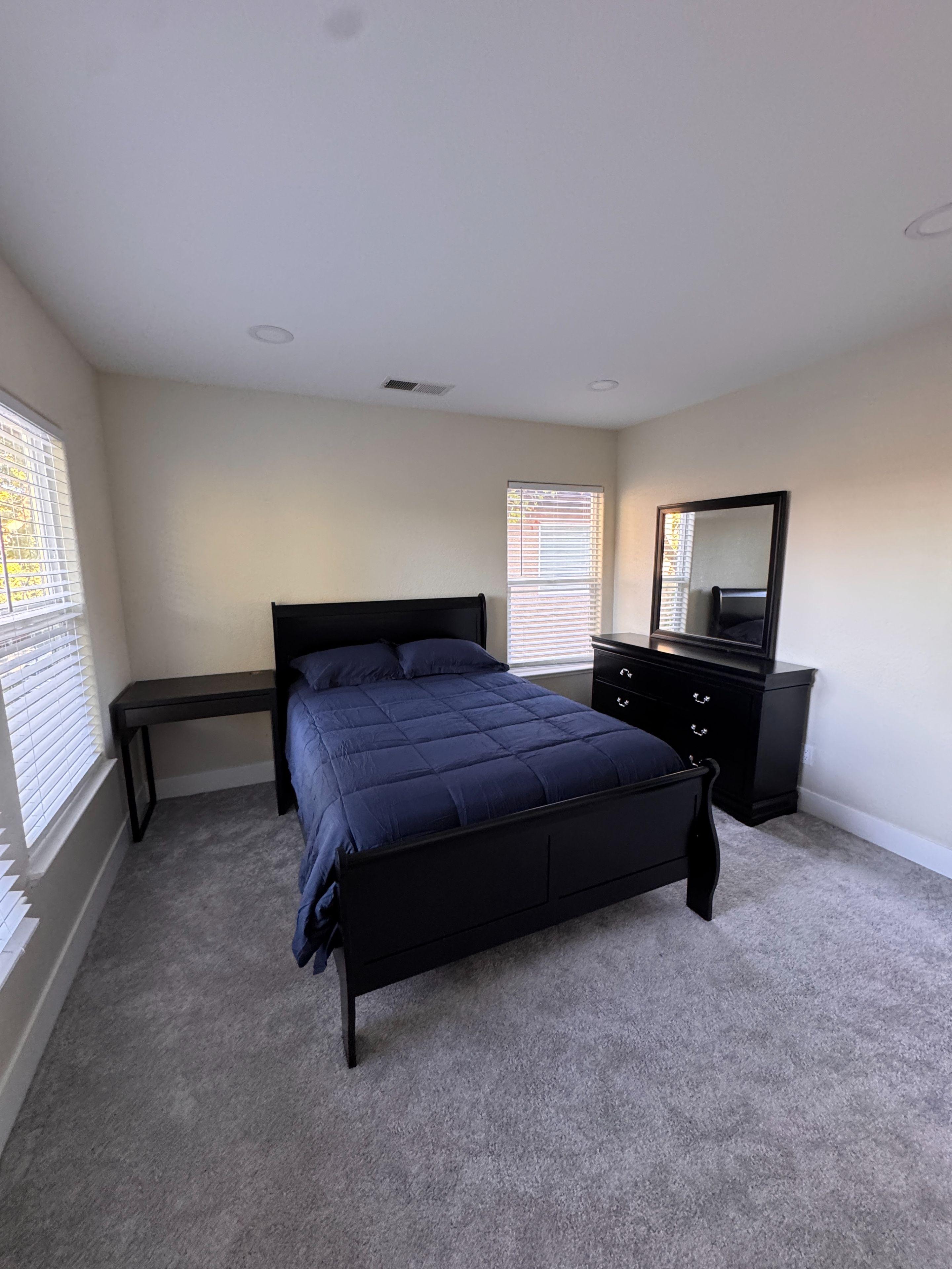 Room for Rent - Live in North Sacramento