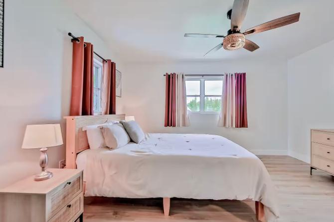 Room for Rent - Luxury Sarasota Oasis Close to Beach with large rooms!