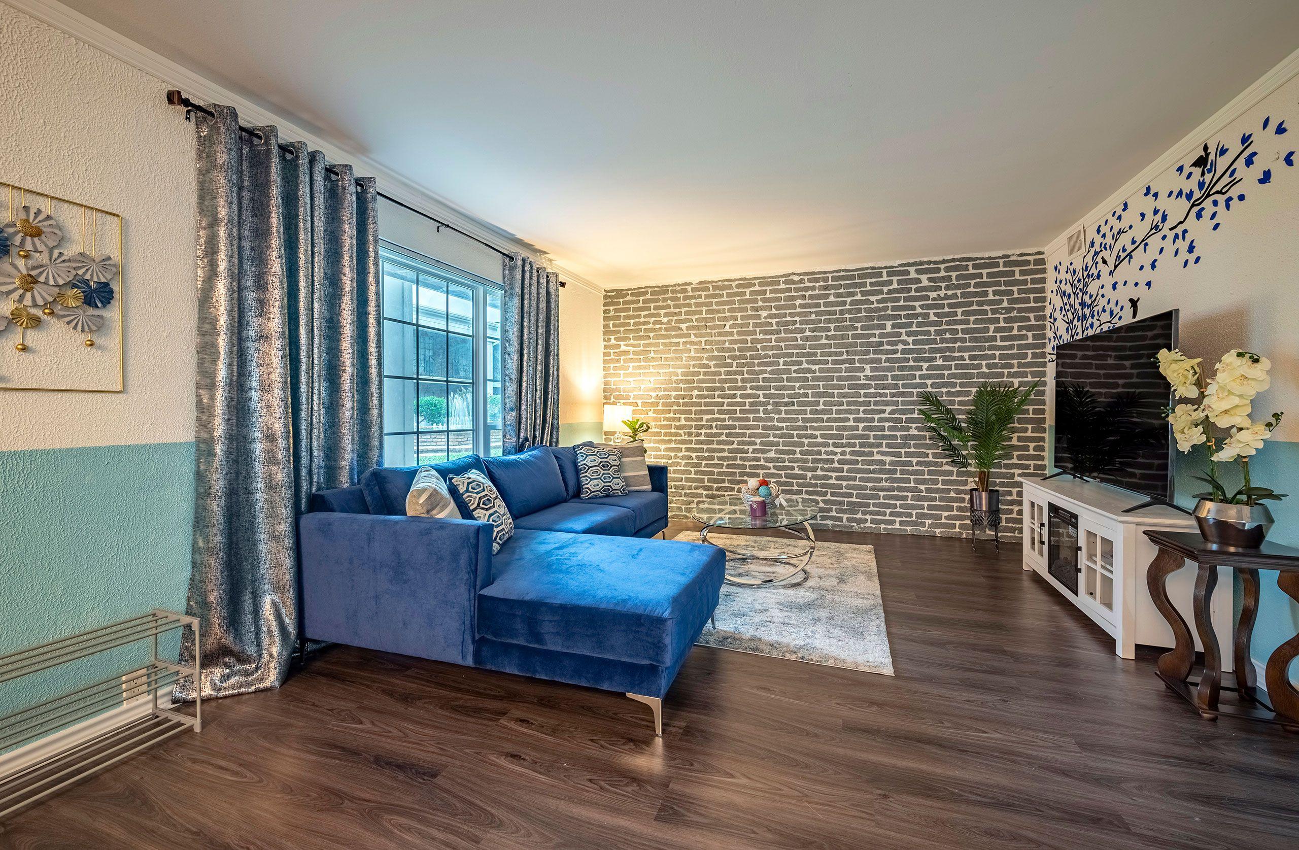 Lovely comfort Uptown Condo for Houston Trip | PadSplit