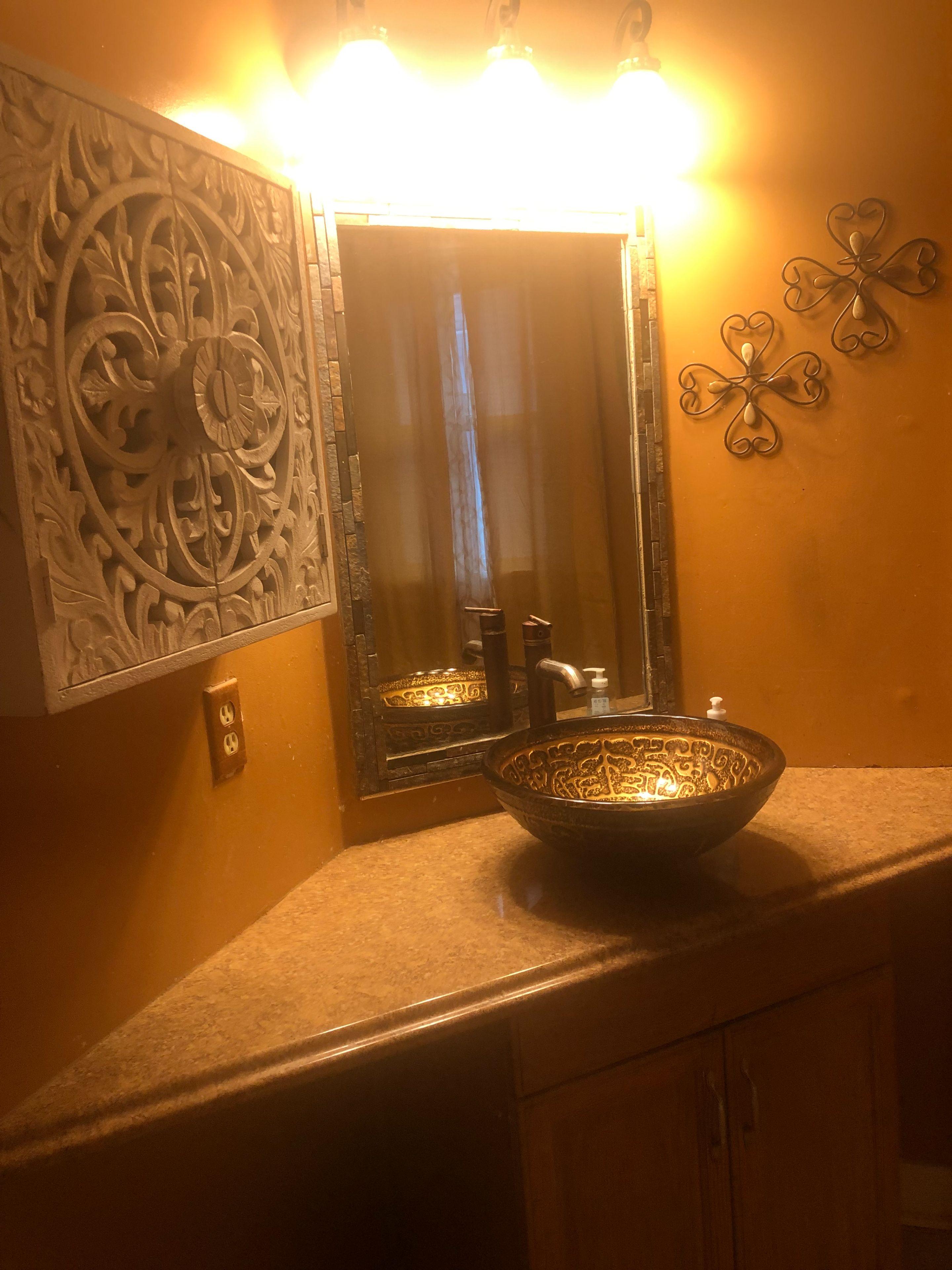 Room for Rent - Live in Blenheim Square - Research Hospital, a 2 minute walk to transit stop On 67th at Paseo WB