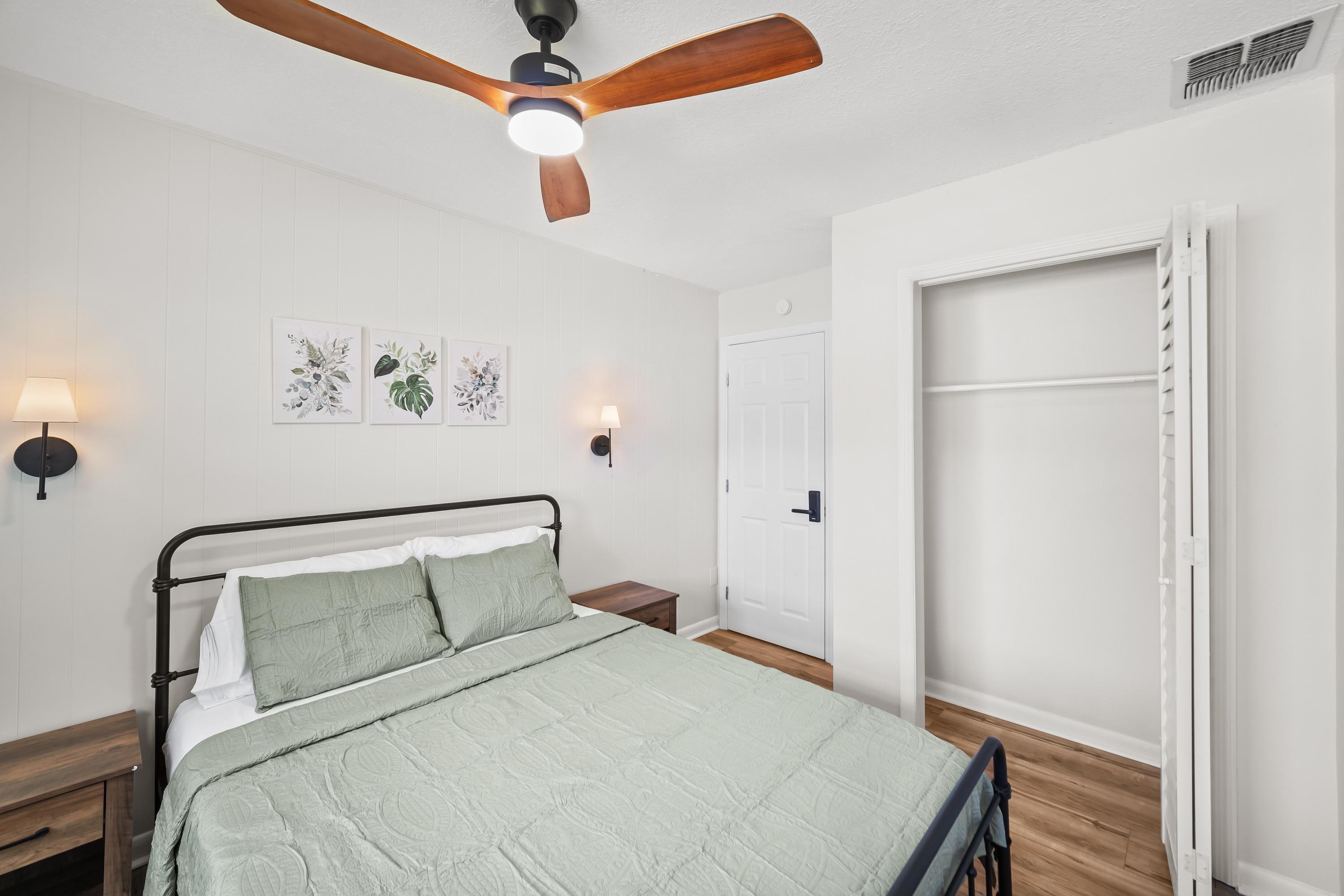 Room for Rent - Peaceful, Modern Rooms | Fully Renovated October 2025  Close to I-10 and 295  Monthly Cleans/ Work Desks/Mini Fridges  1 GB/s Fiber Internet