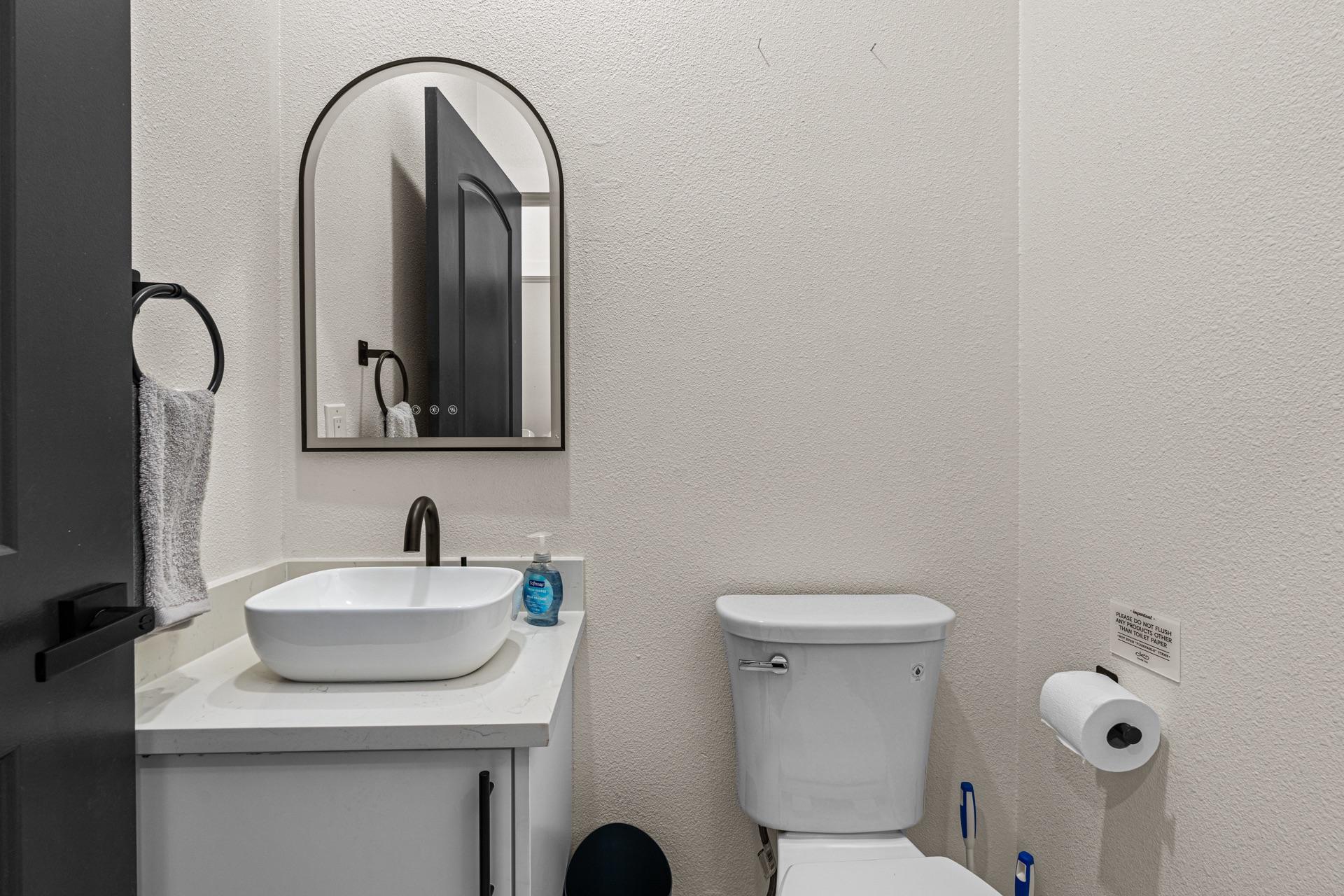 Furnished room for rent in San Antonio — Alamo photo 10