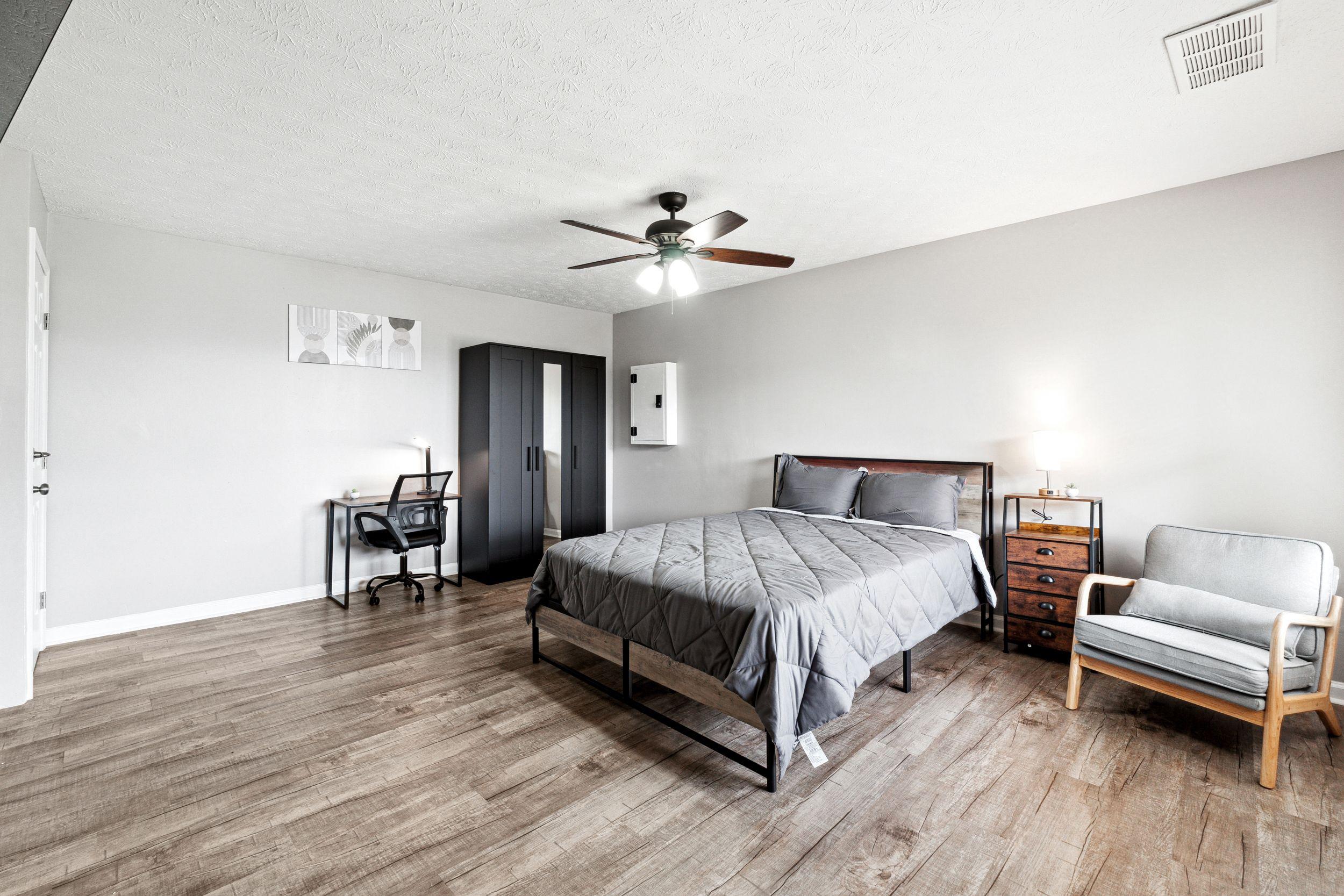 Room for Rent - Spacious & Stylish Home | Quiet Cul-de-Sac Living  No Move-In Fee |  3 Spacious Bedrooms with TVs  Free Wi-Fi |  Monthly Cleanings Included  Grocery Store Just 1 Mile Away |  Minutes to Downtown Douglasville