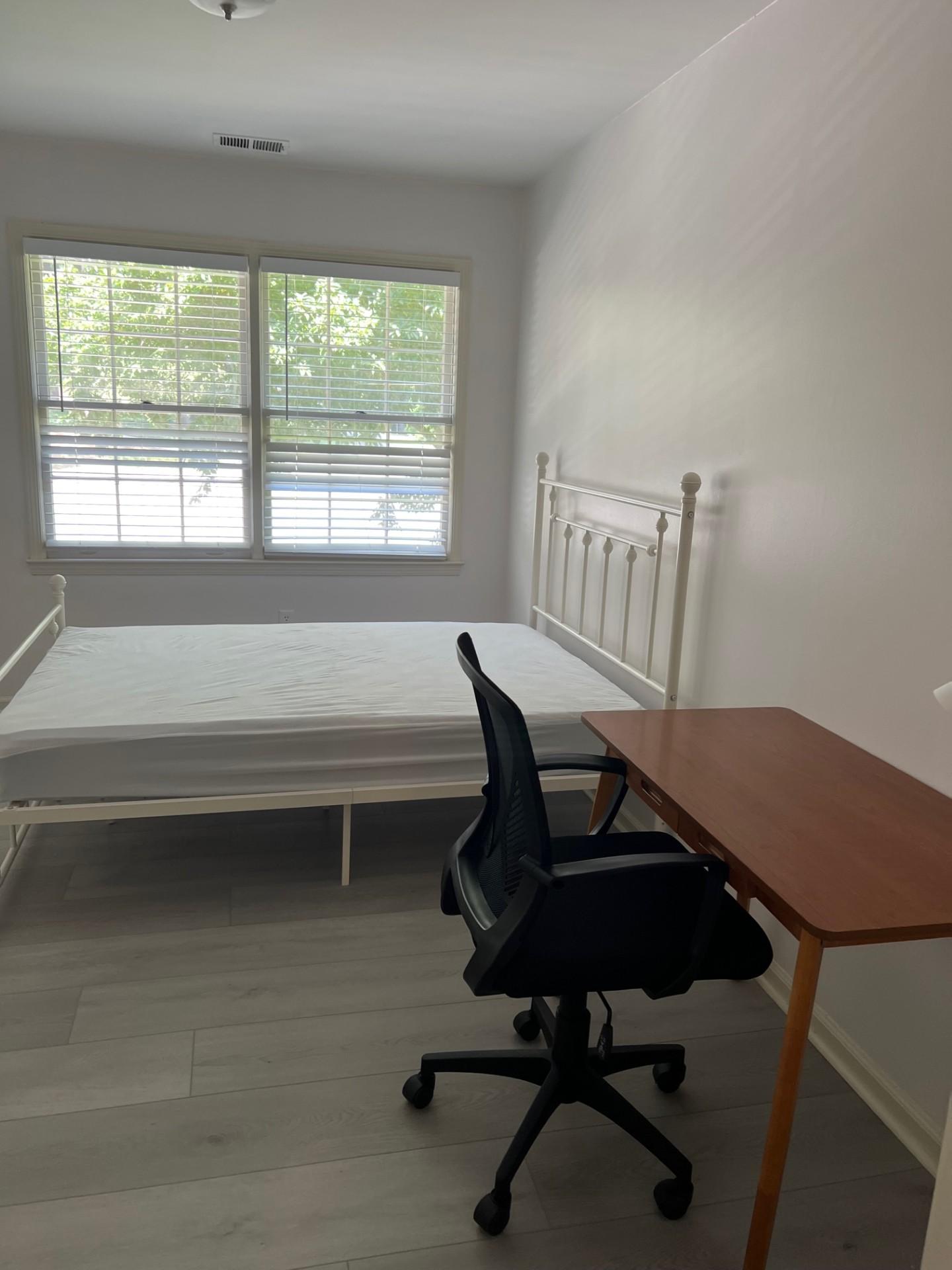 Room for Rent - Live in Atlanta, off of I-85 and I-285  Quiet Neighborhood | Walk to transit stop Tilly Mill Rd