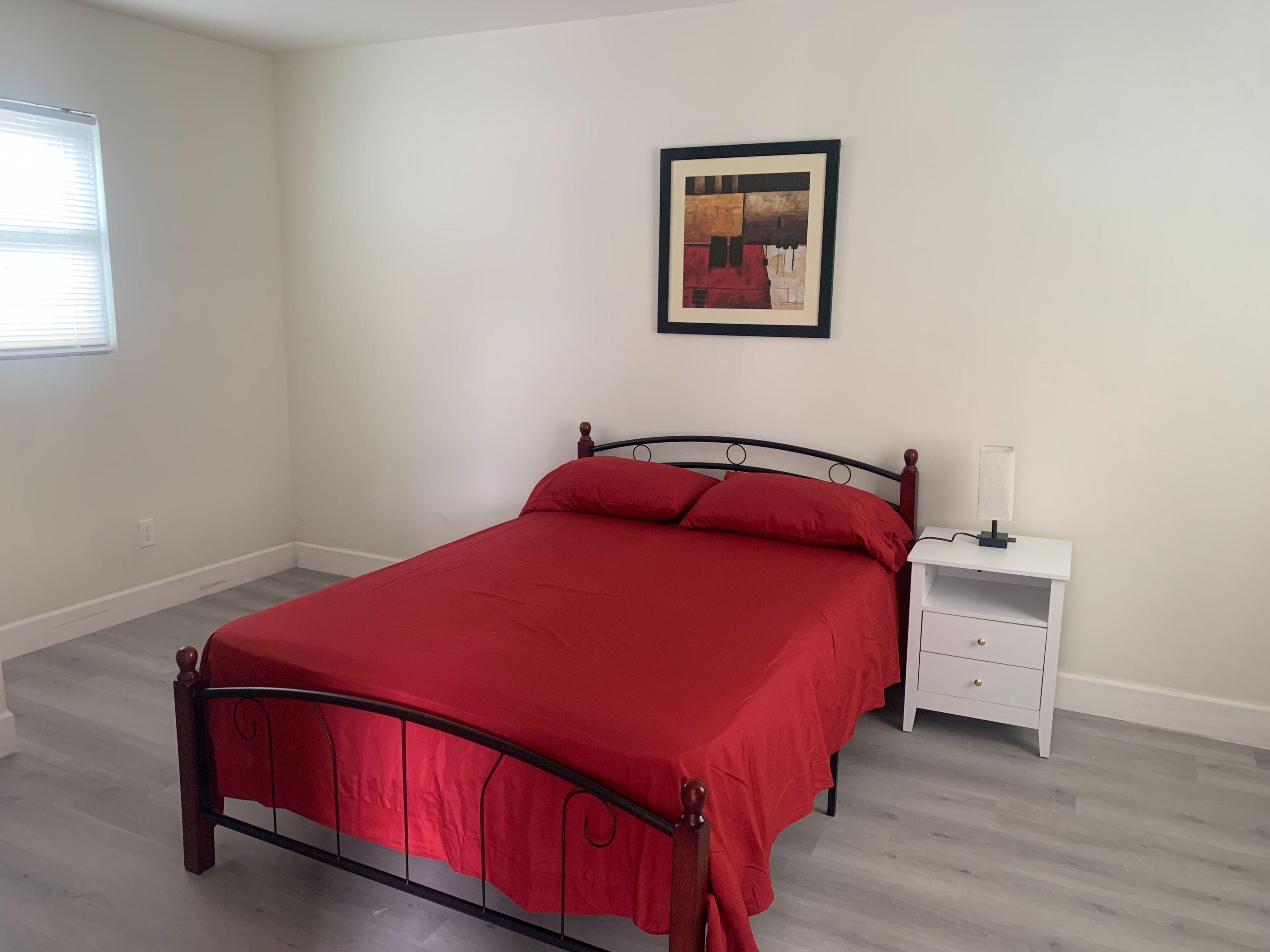 Room for Rent - Modern Duplex in Parkside  | Only 2 Spacious Bedrooms | All Utilities & Fast WiFi  | Driveway Parking  | Top Rated Host