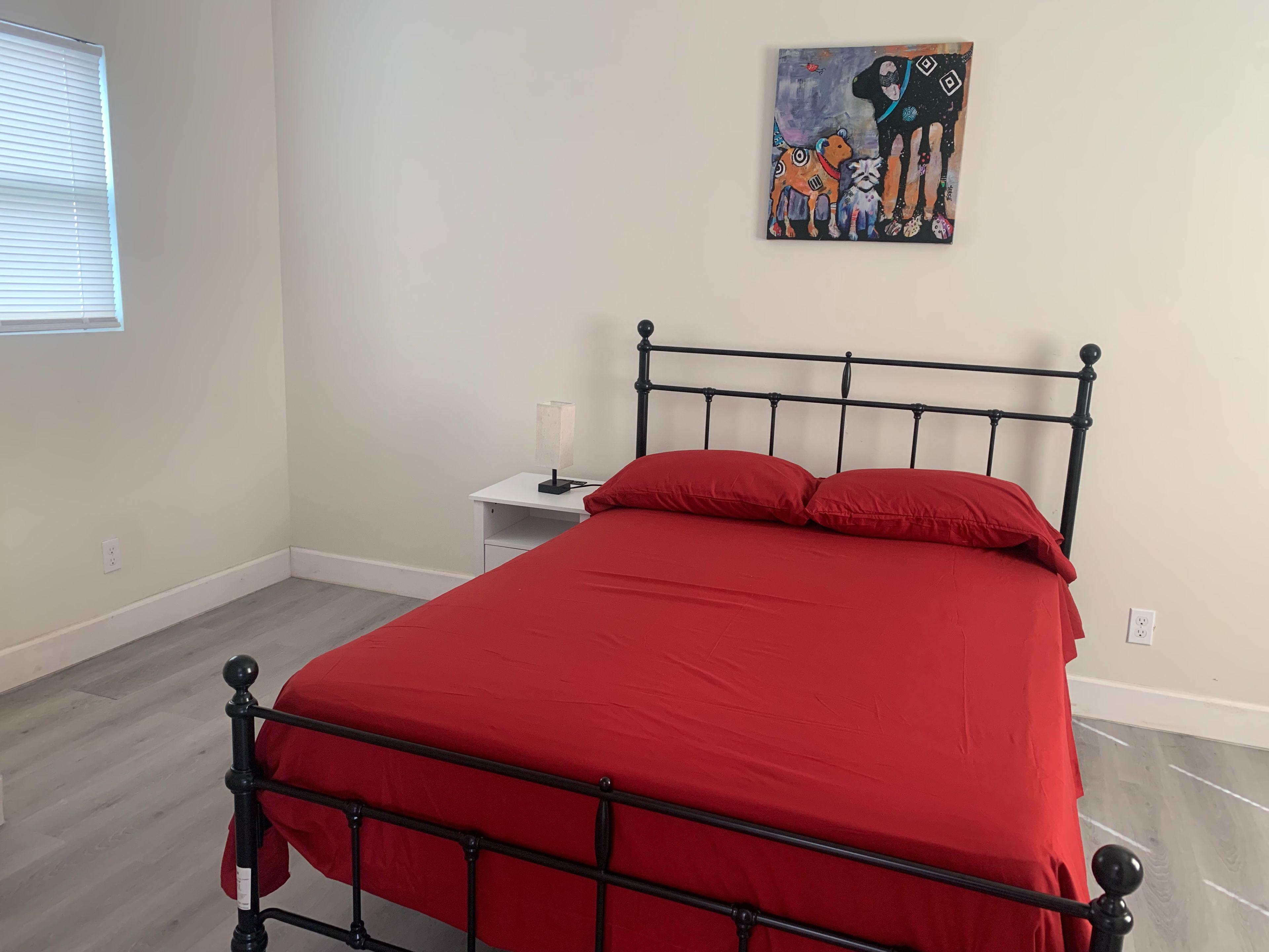 Room for Rent - Modern Duplex in Parkside  | Only 2 Spacious Bedrooms  | All Utilities & Fast WiFi  | Driveway Parking  | Top Rated Host